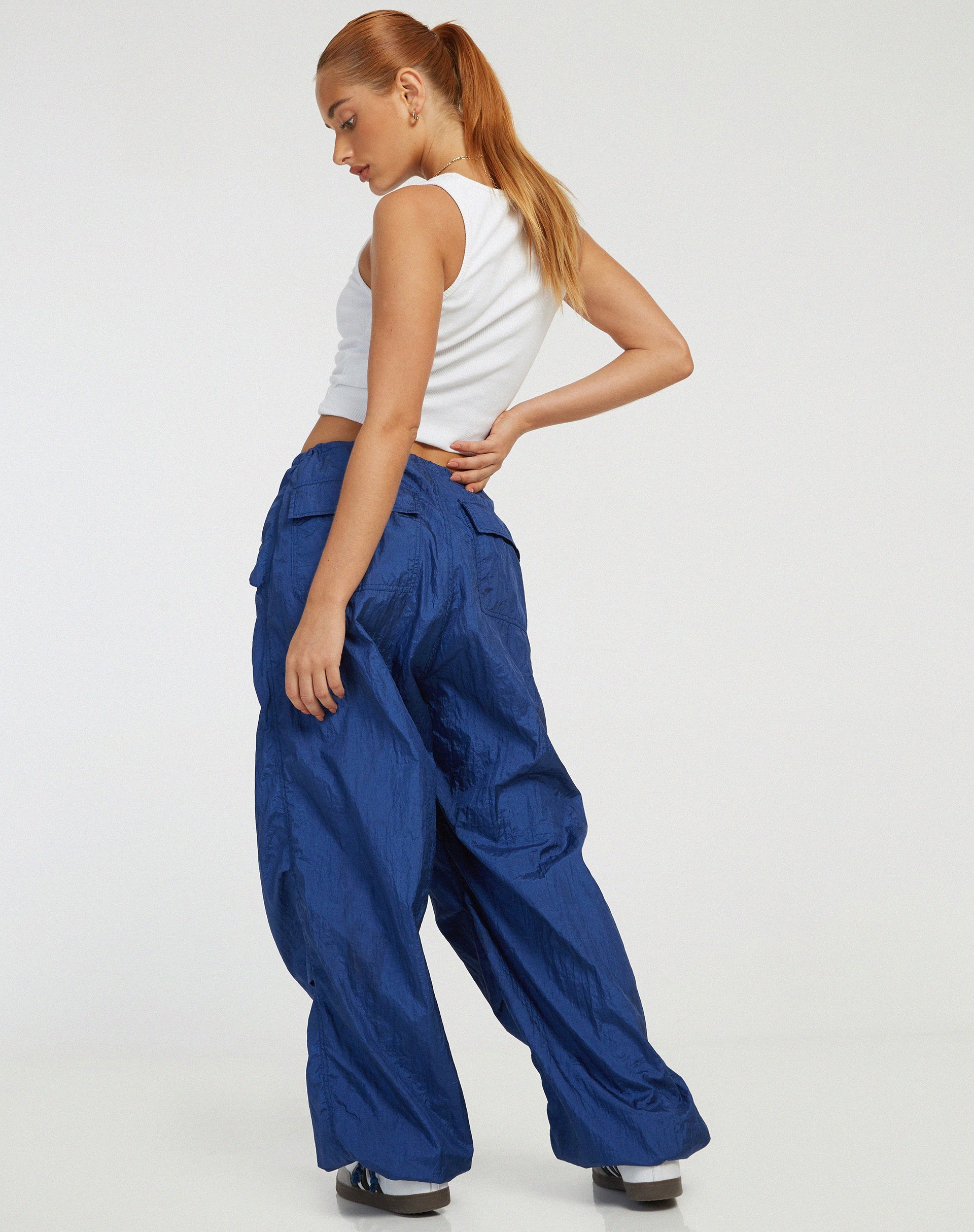immagine del pantalone Chute in Marina