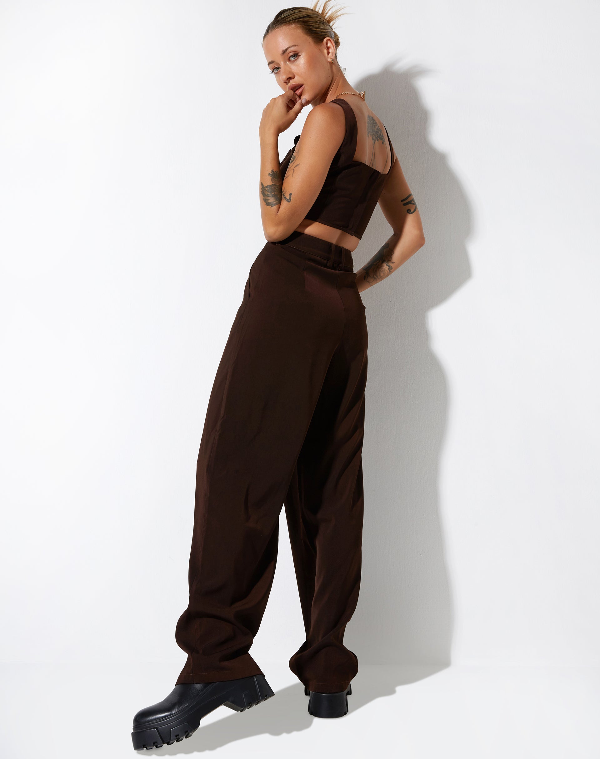 IMMAGINE del pantalone Cimo in cioccolato scuro sartoriale