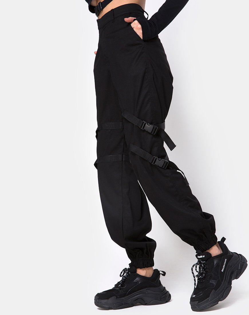 Immagine di Clive Cargo Trouser in Nero Fibbia