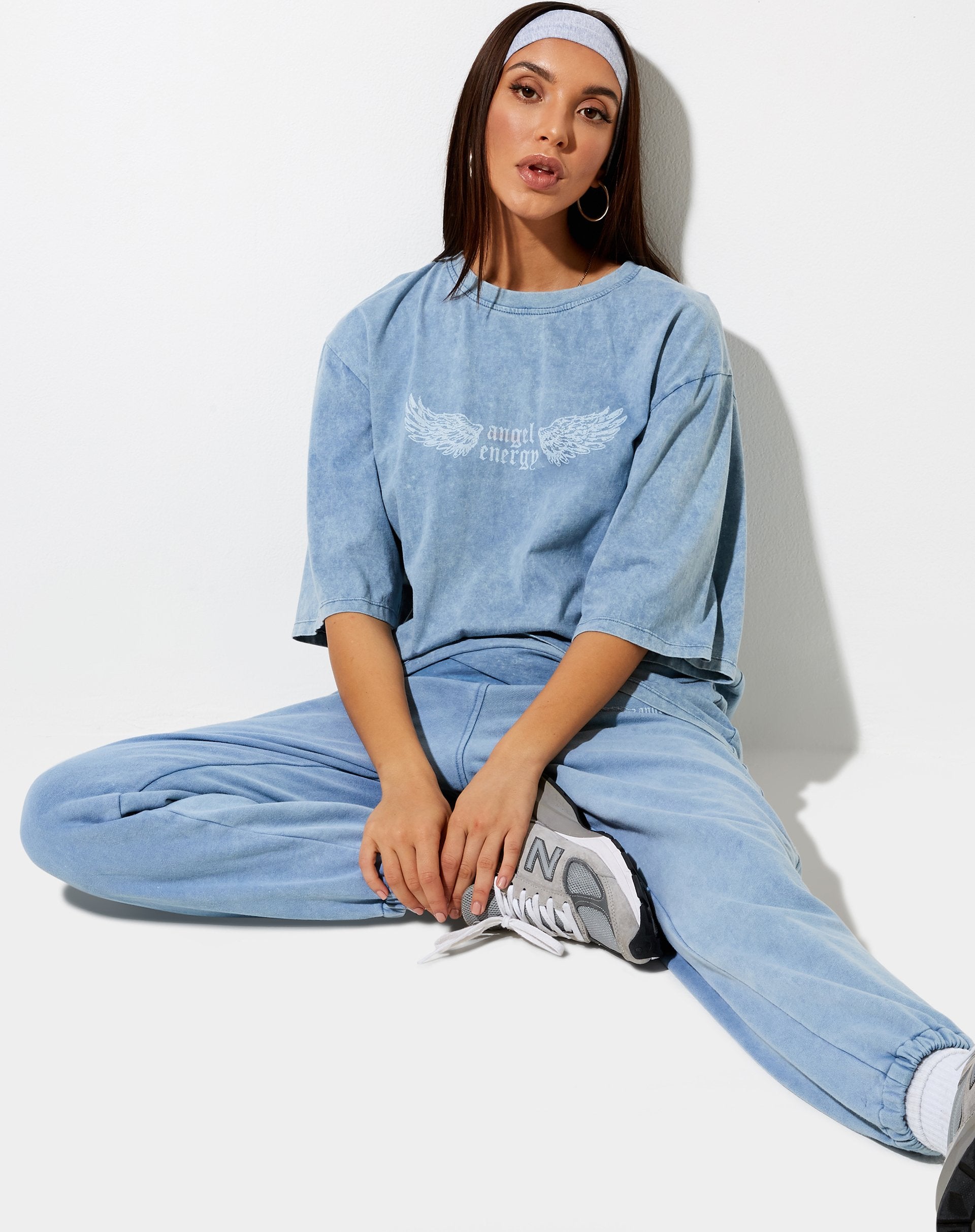 Immagine della t-shirt Cocoon in blu lavato Angel Energy Wings