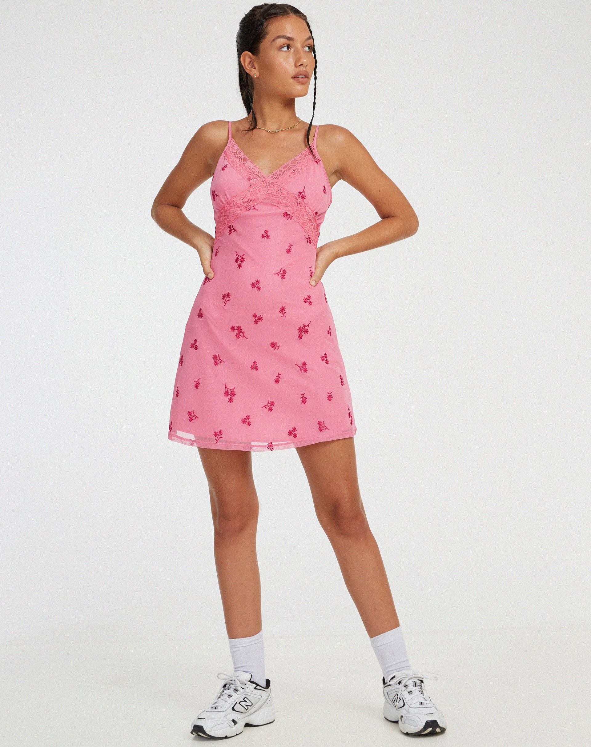 immagine di Coline Mini Dress in Pink Ditsy Daisy Embro
