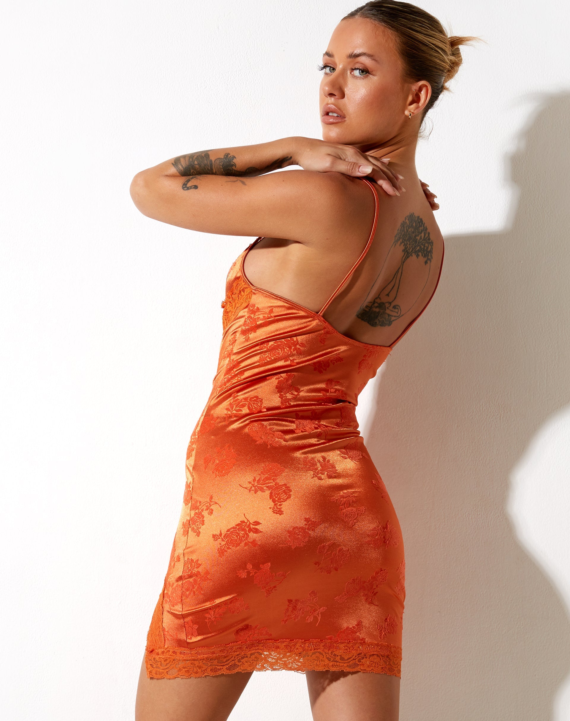 Immagine di Coti Bodycon Dress in Rose Flock Tangerine