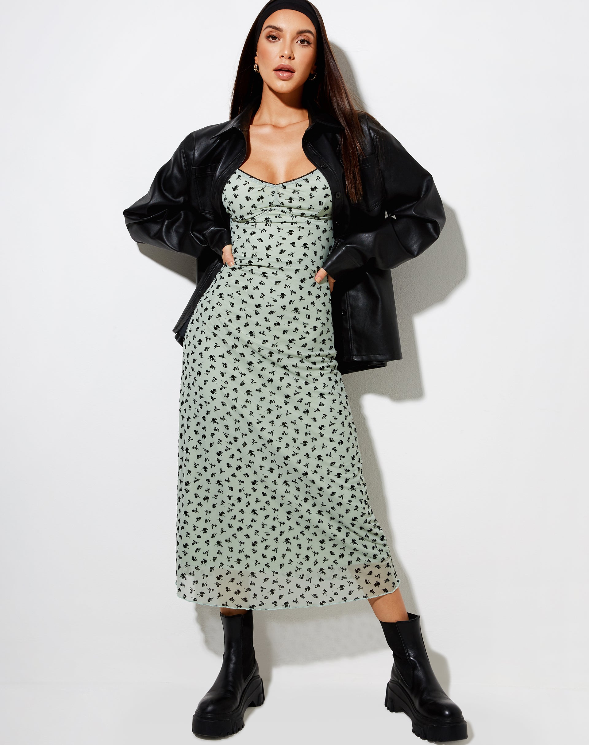Immagine di Cotina Midi Dress in Salvia Boccioli di fiori Nero Flock