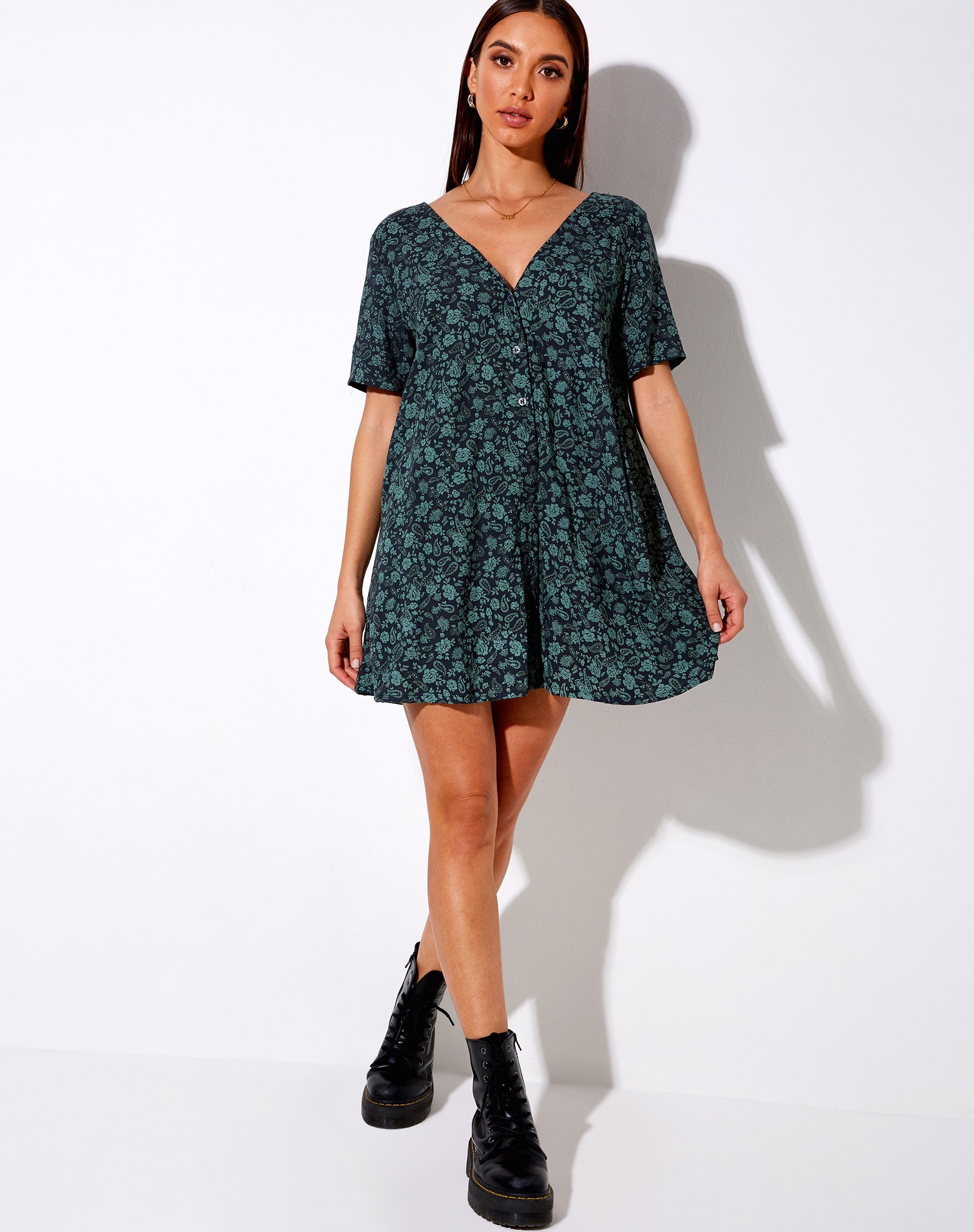 Immagine di Crosena Dress in Mono Paisley Sage