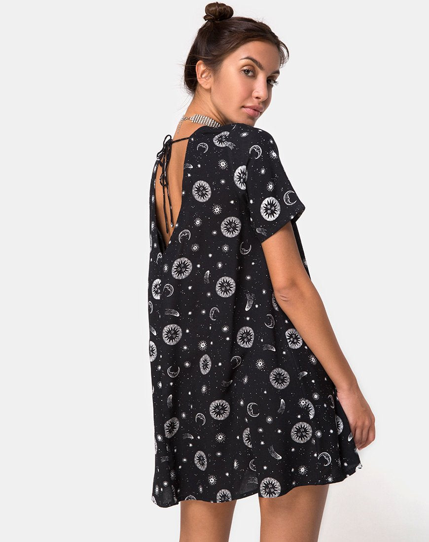 Immagine di Crosena Swing Dress in Small Celestial Black X Princess Polly