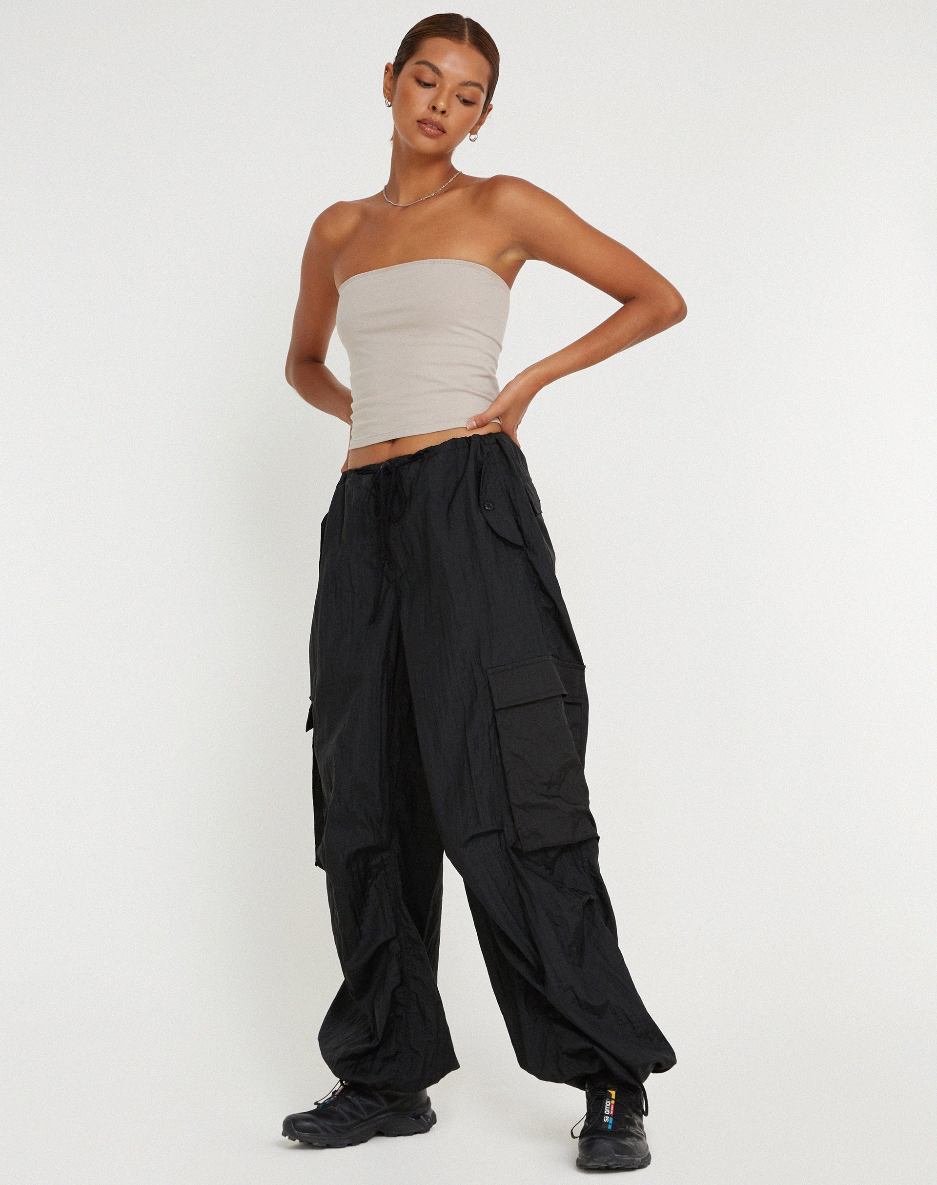 immagine di Cuties Pantaloni cargo a gamba larga in nero