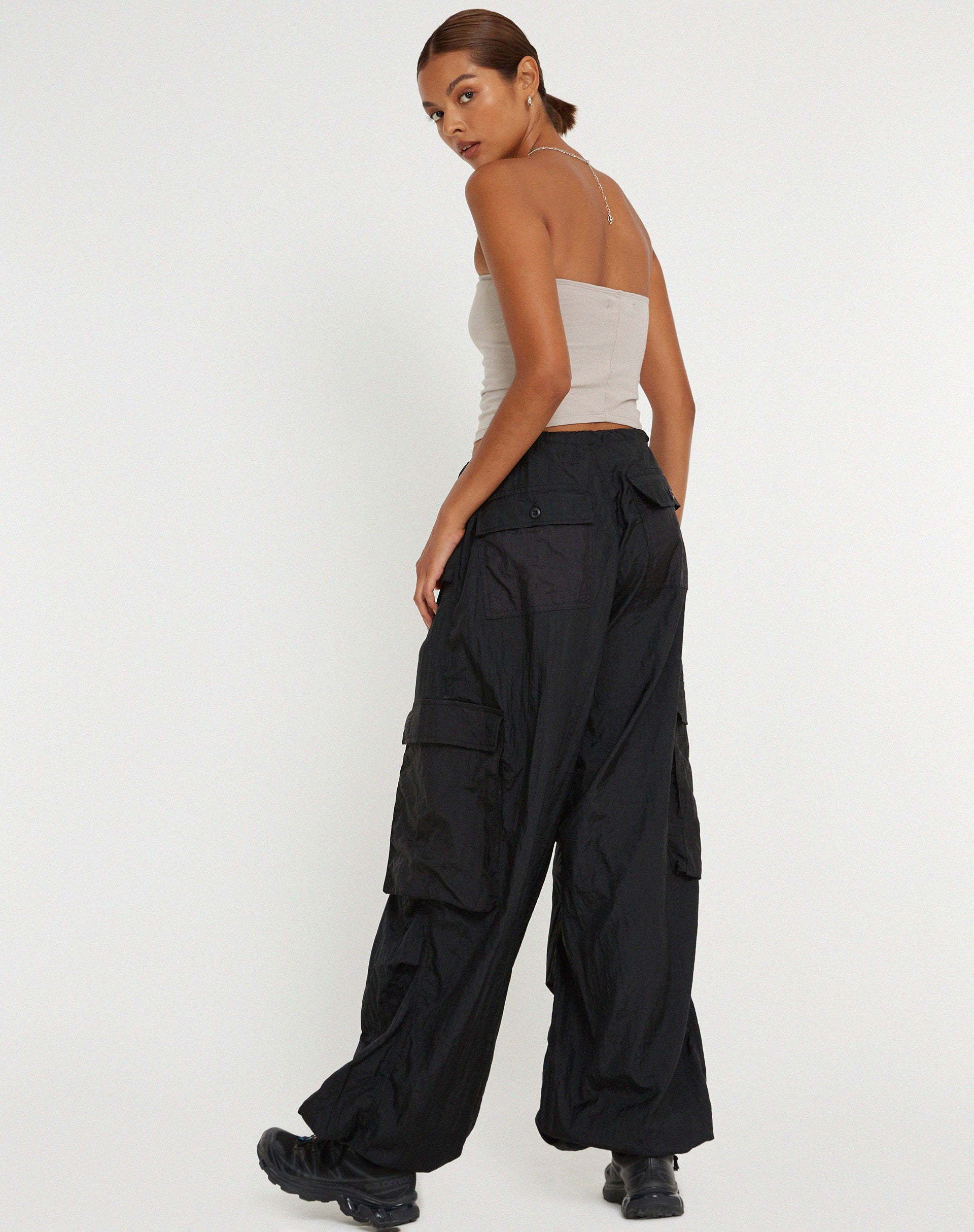 immagine di Cuties Pantaloni cargo a gamba larga in nero
