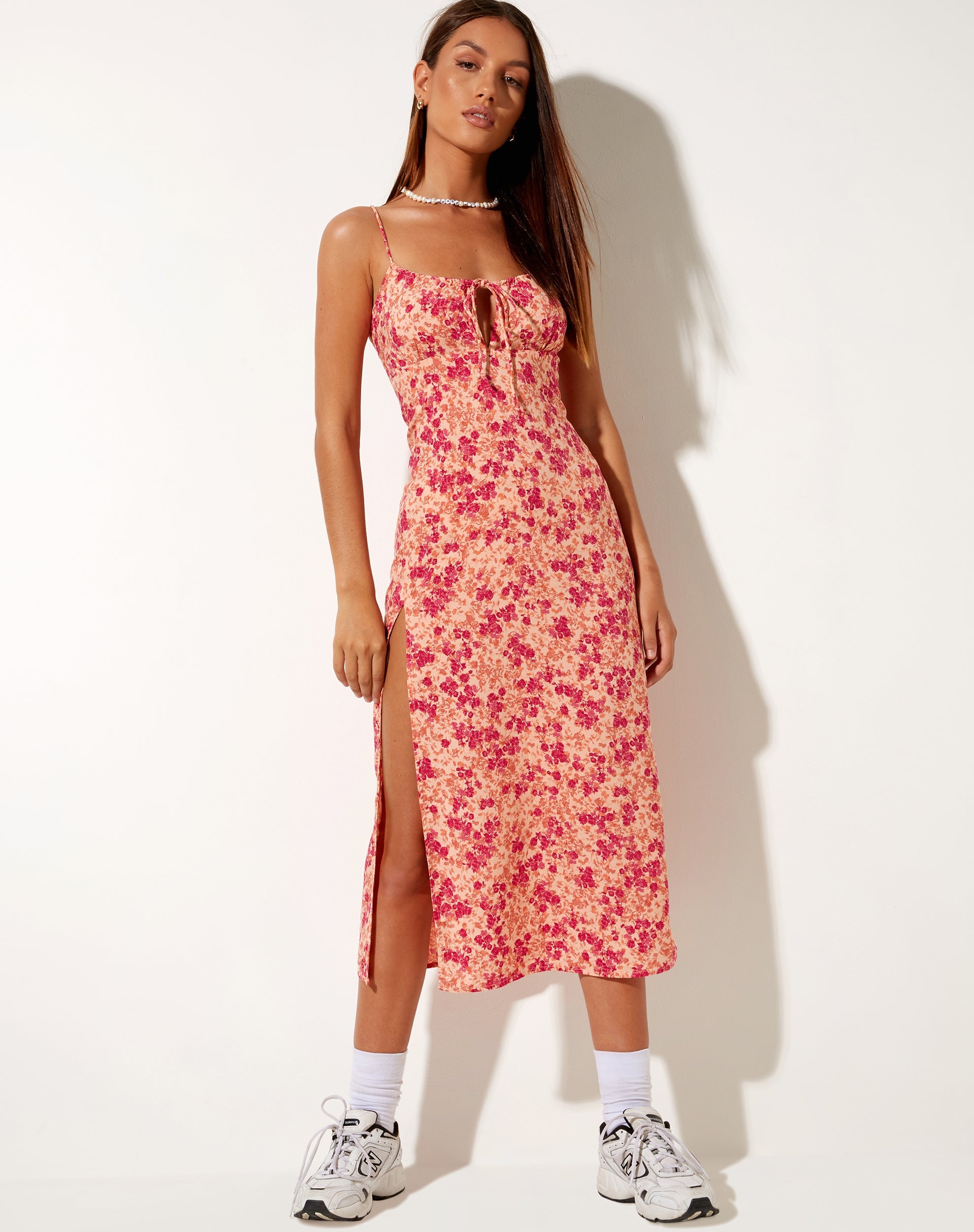 Immagine di Cypress Midi Dress in Fiore Selvatico Scuro Cantalupo