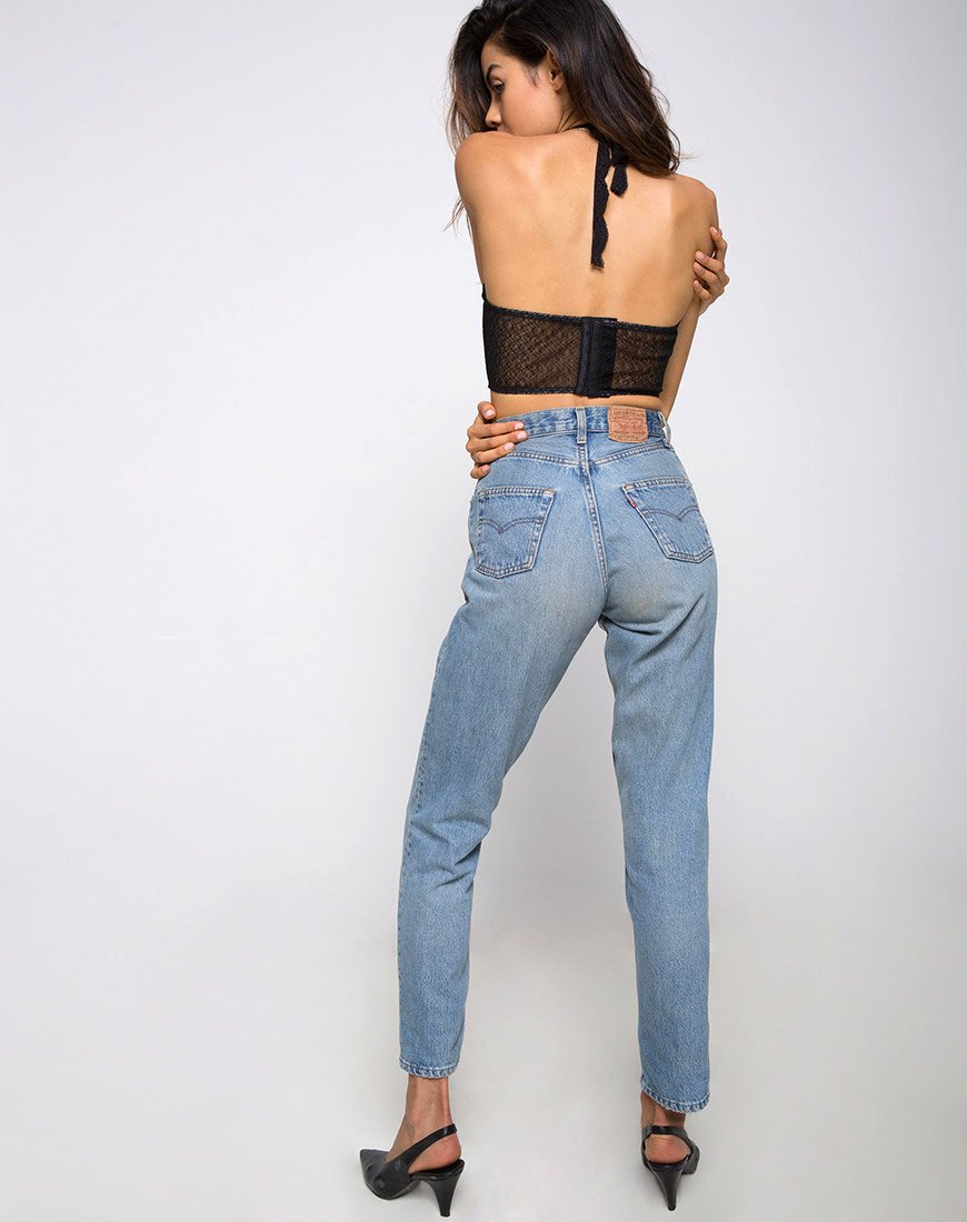 Immagine di Cyrilla Bralet in maglia di pizzo nero