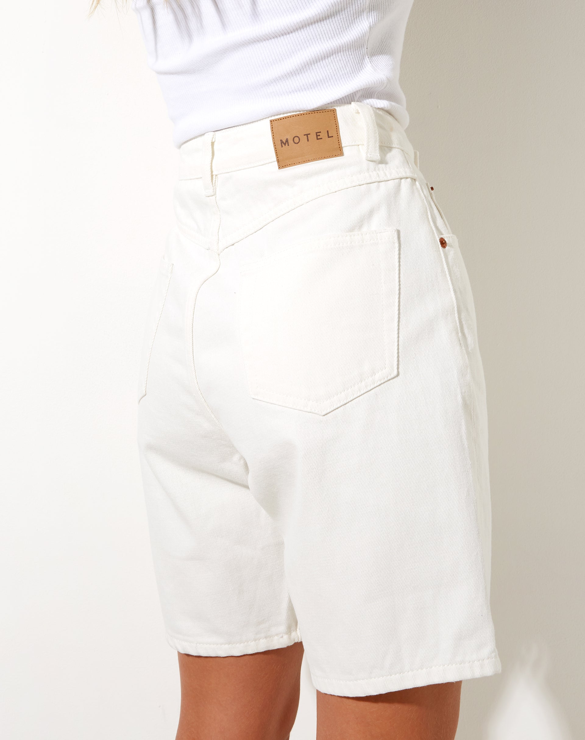 Immagine di Dad Denim Short in White Wash