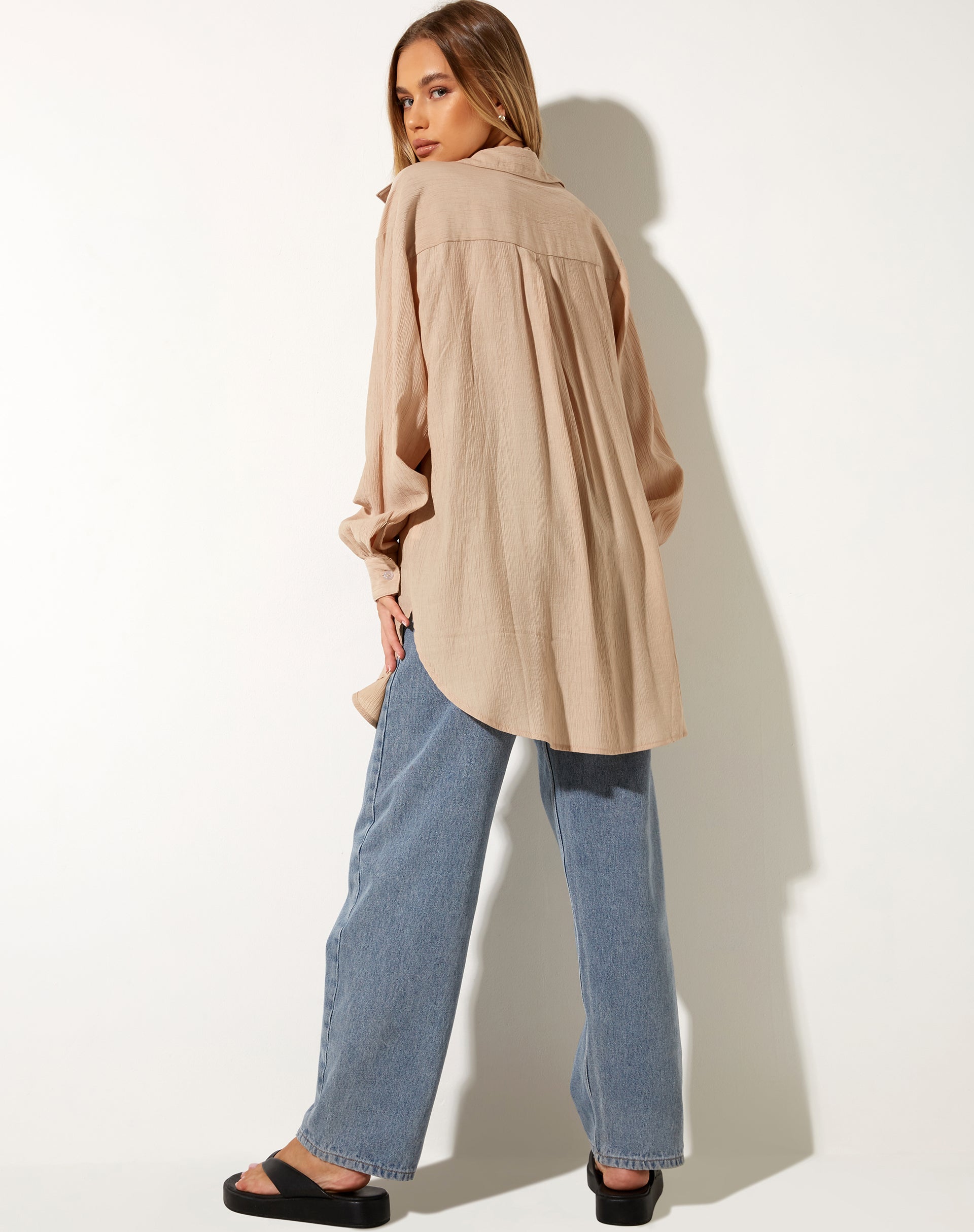 Immagine di Dael Camicia oversize in Crinkle Tan
