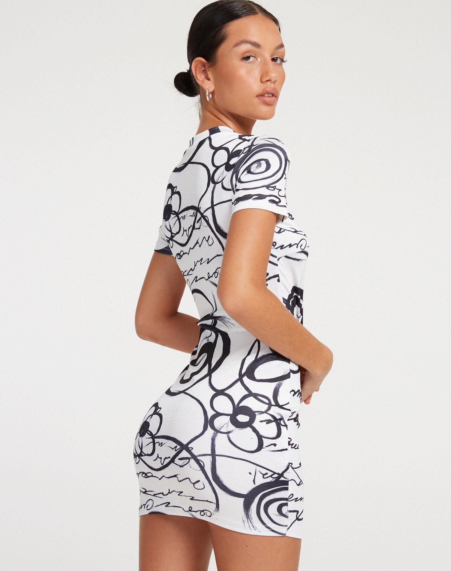 immagine di Dahara Mini Dress in Mono Doodle bianco e nero