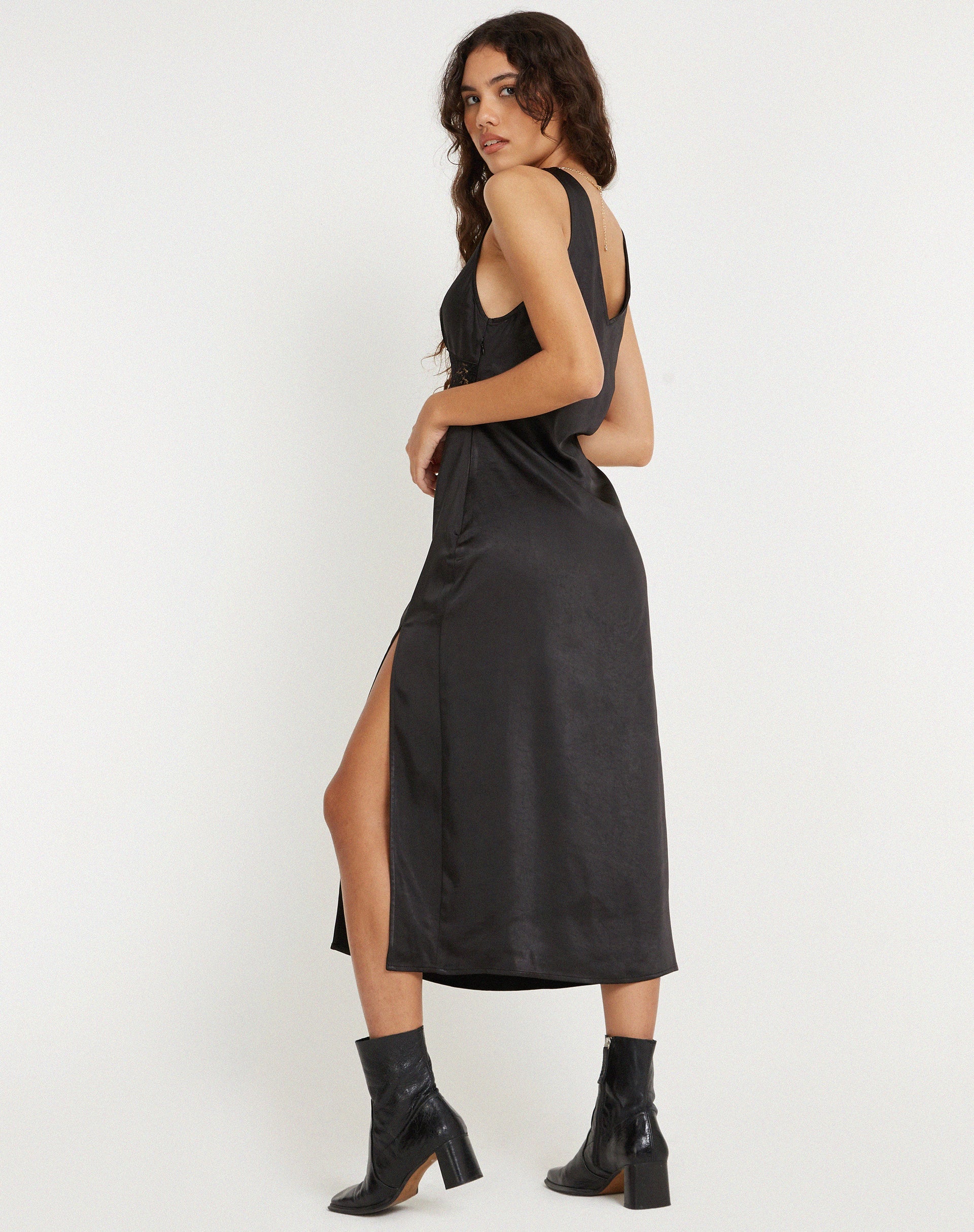 immagine di Damora Midi Dress in raso nero
