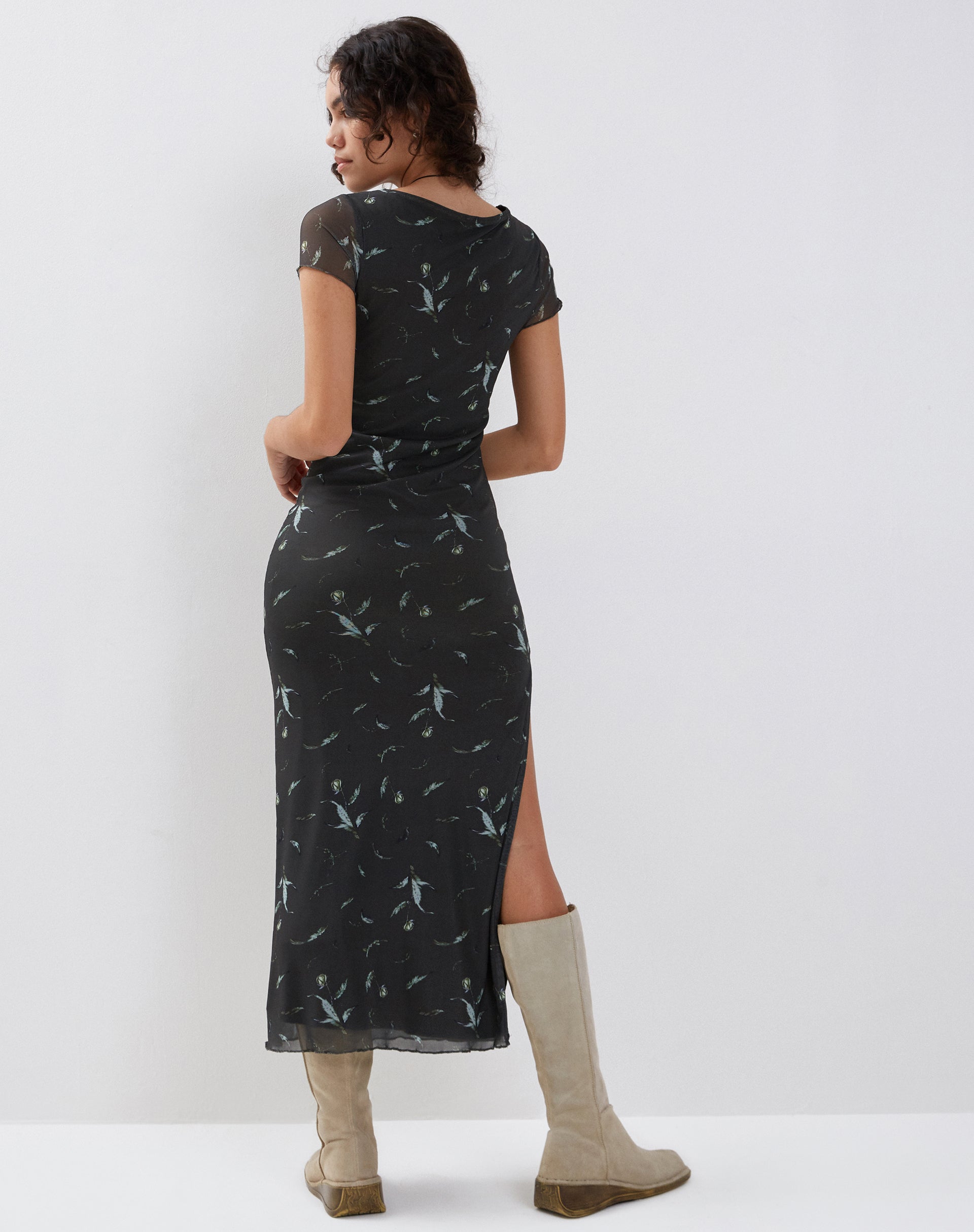 Immagine di Danari Mesh Maxi Dress in silhouette floreale Khaki