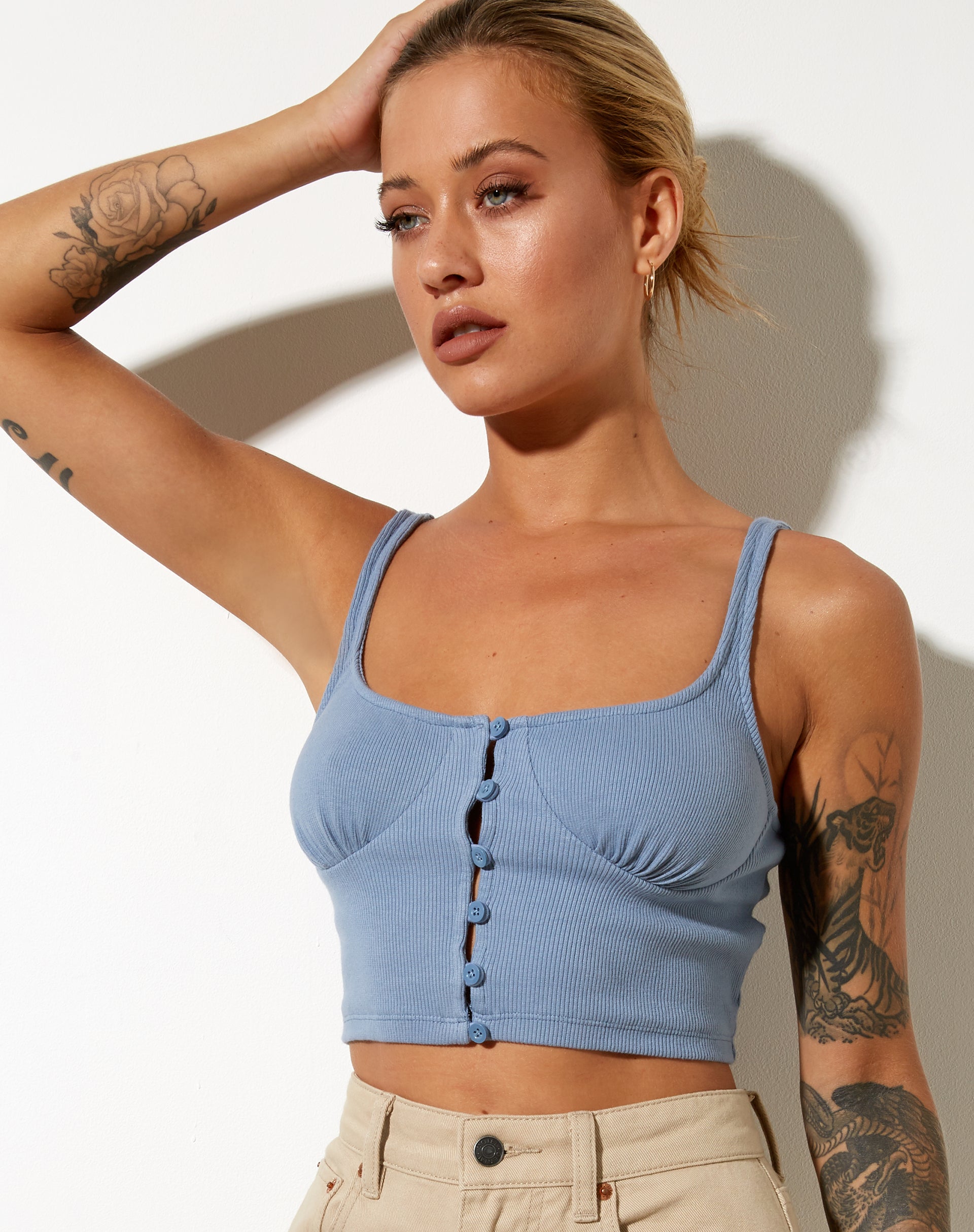 Immagine di Darau Crop Top a costine blu polvere