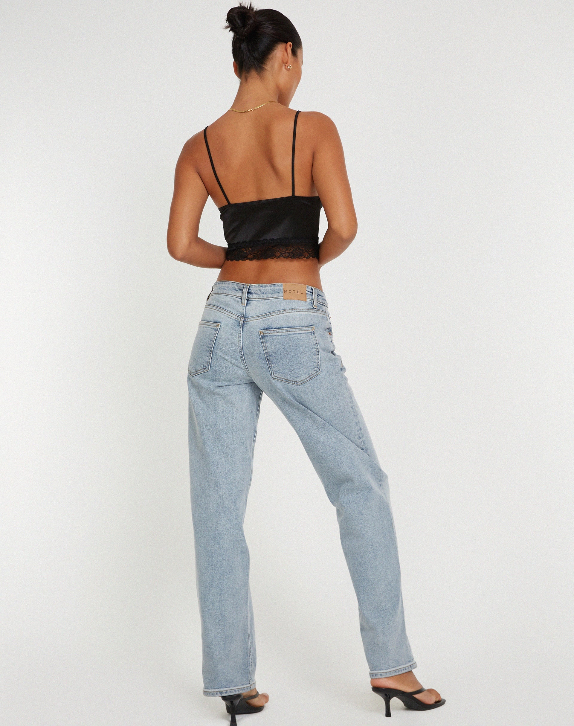 immagine di Datuk Crop Top in satin nero