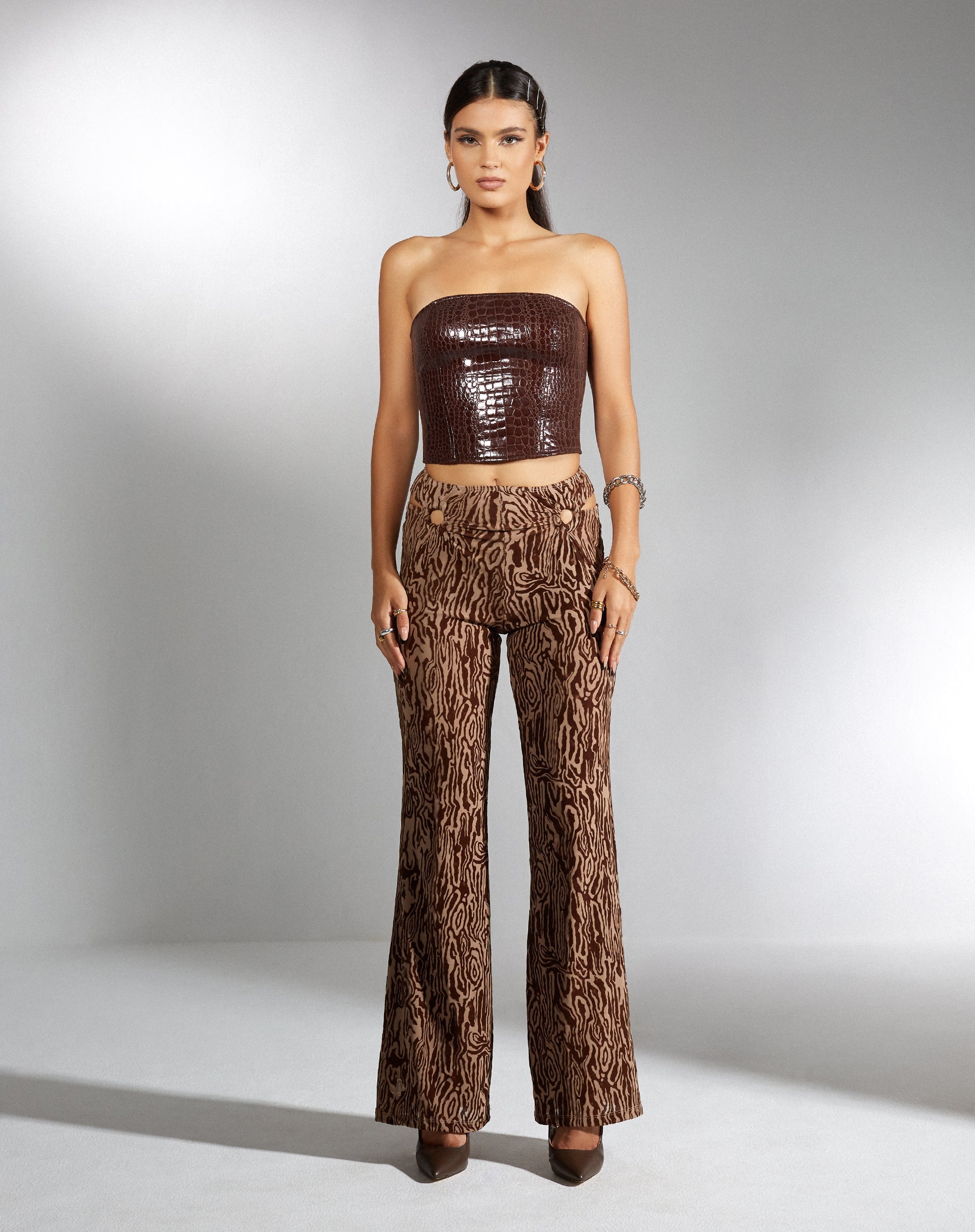 Immagine di MOTEL X IRIS Dena Top in Croc PU Marrone Scuro