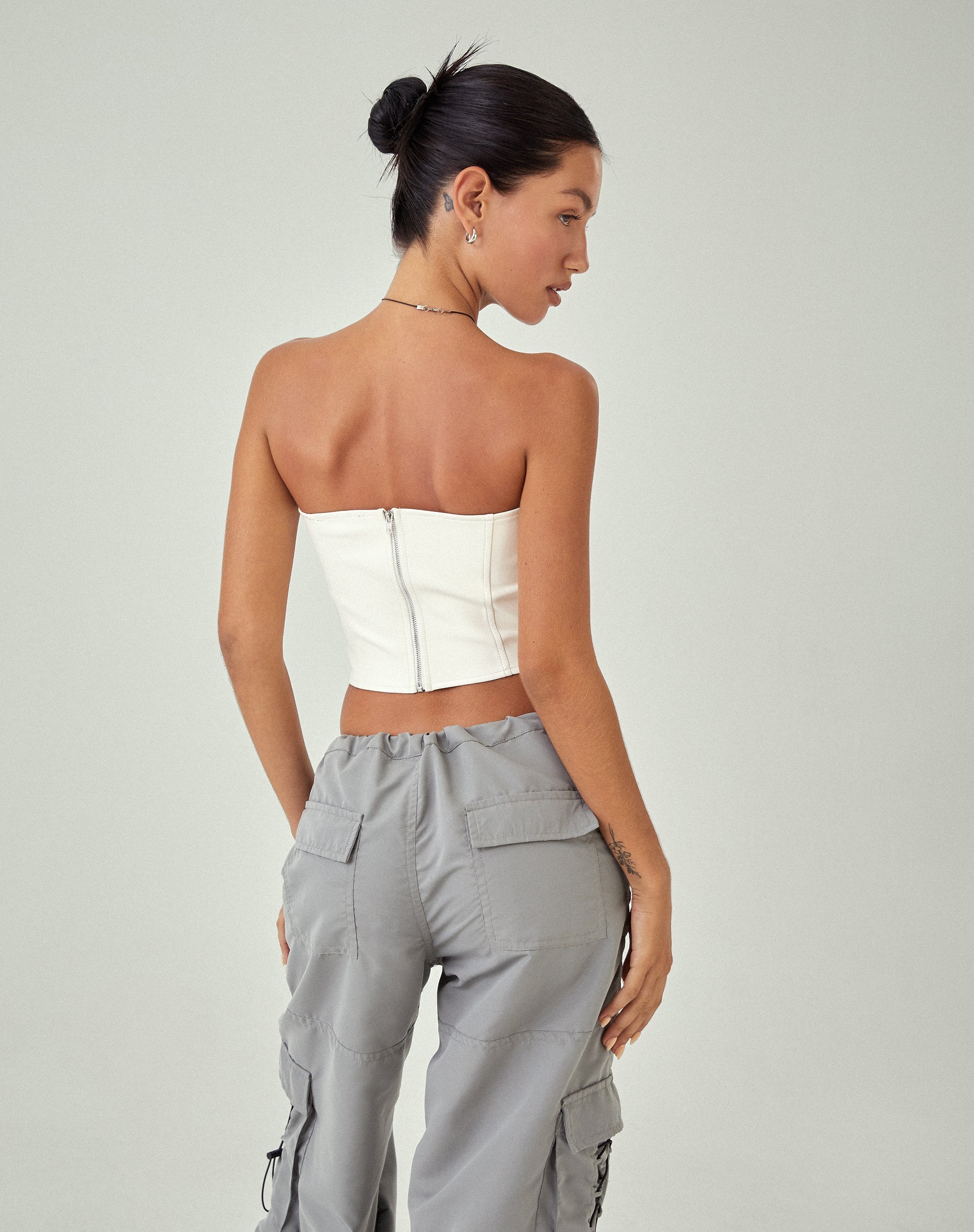 immagine di MOTEL X JACQUIE Dena Corset Top in PU Off White