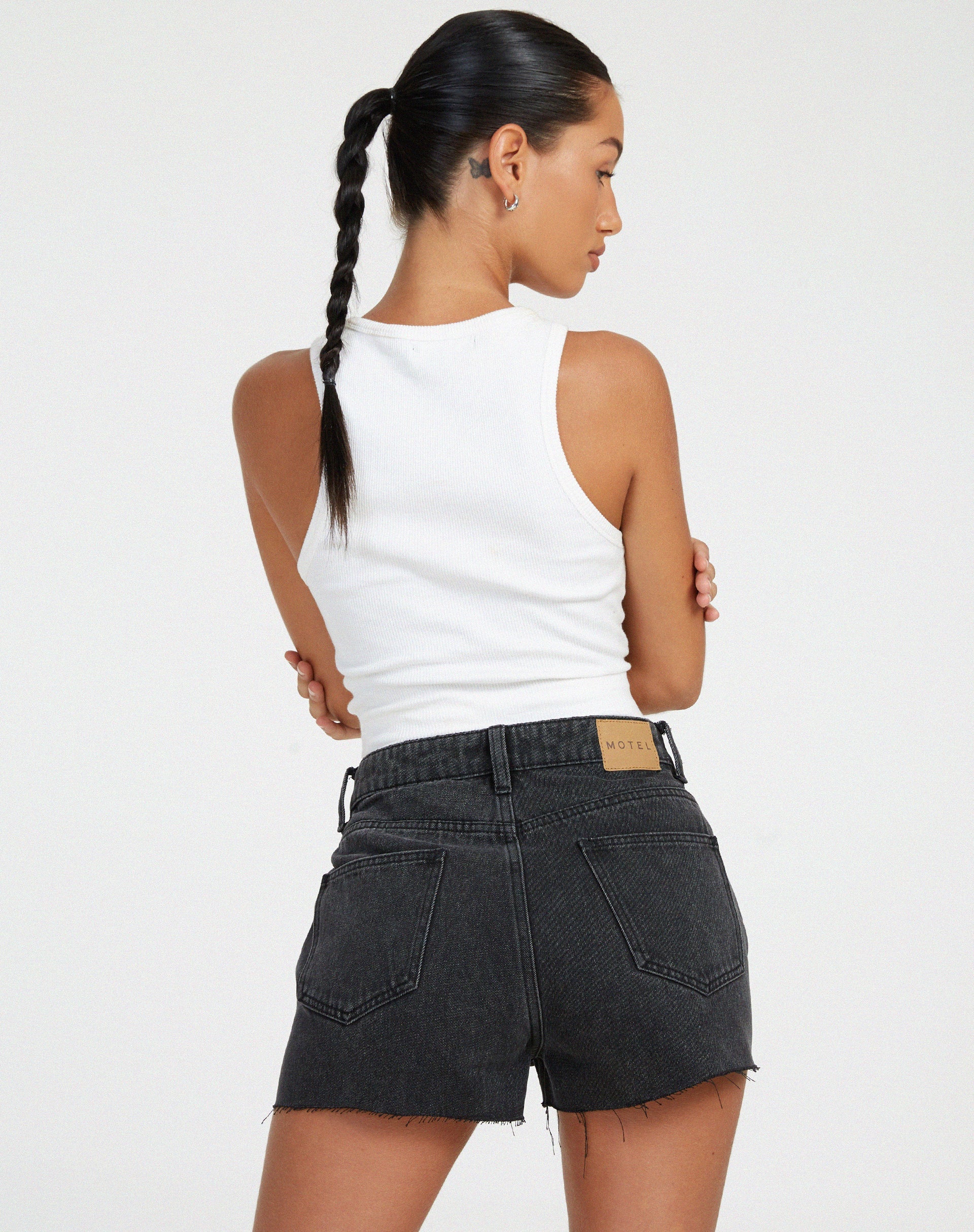 immagine di Pantaloncini in denim con lavaggio nero