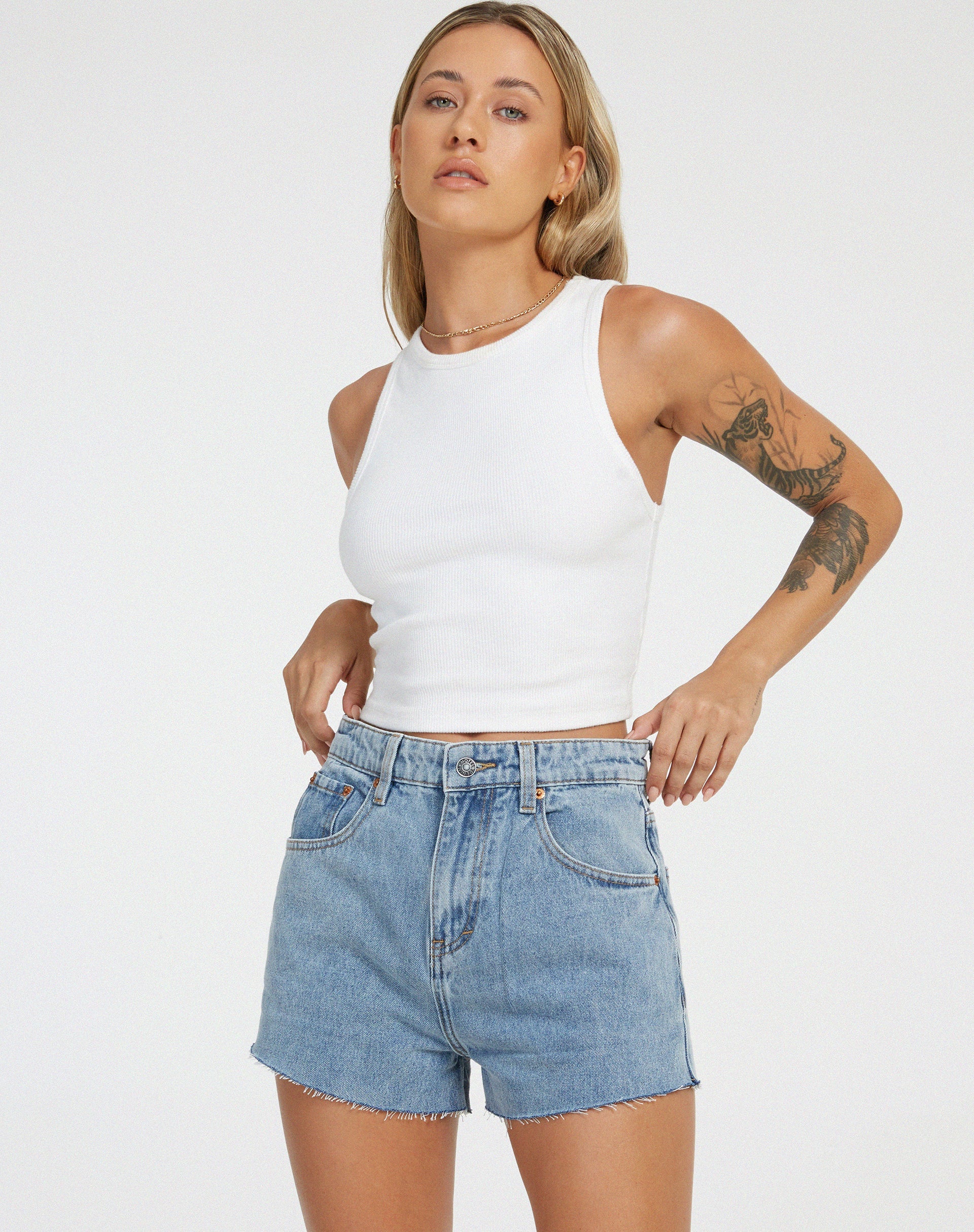 Immagine di Pantaloncini di jeans con lavaggio chiaro