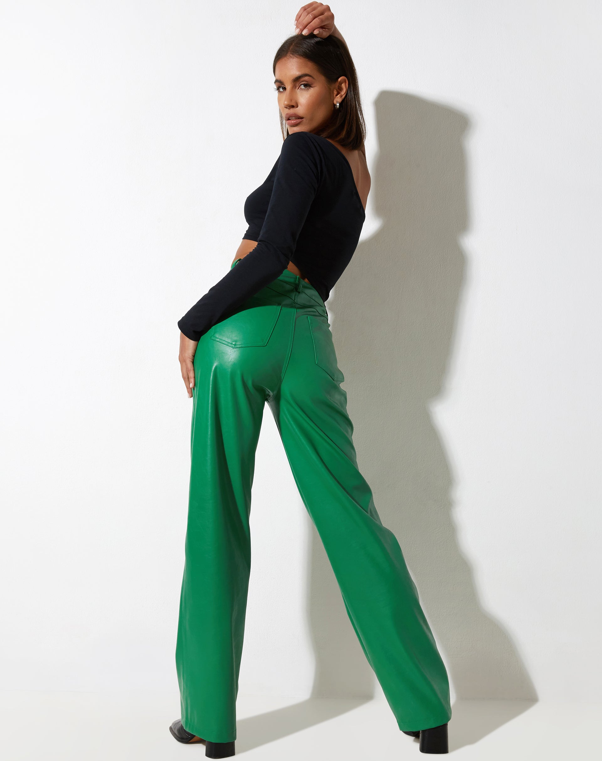 immagine del pantalone Zoka in Pu Kelly Green