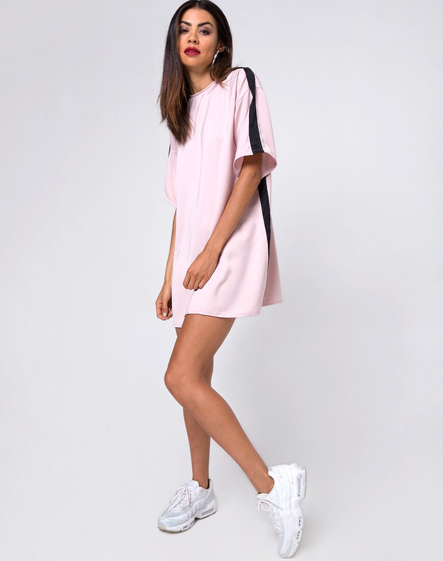 Immagine di Dore T-Shirt Dress in Blush con riga nera