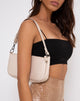 Immagine della borsa a tracolla Gigi in Croc Beige