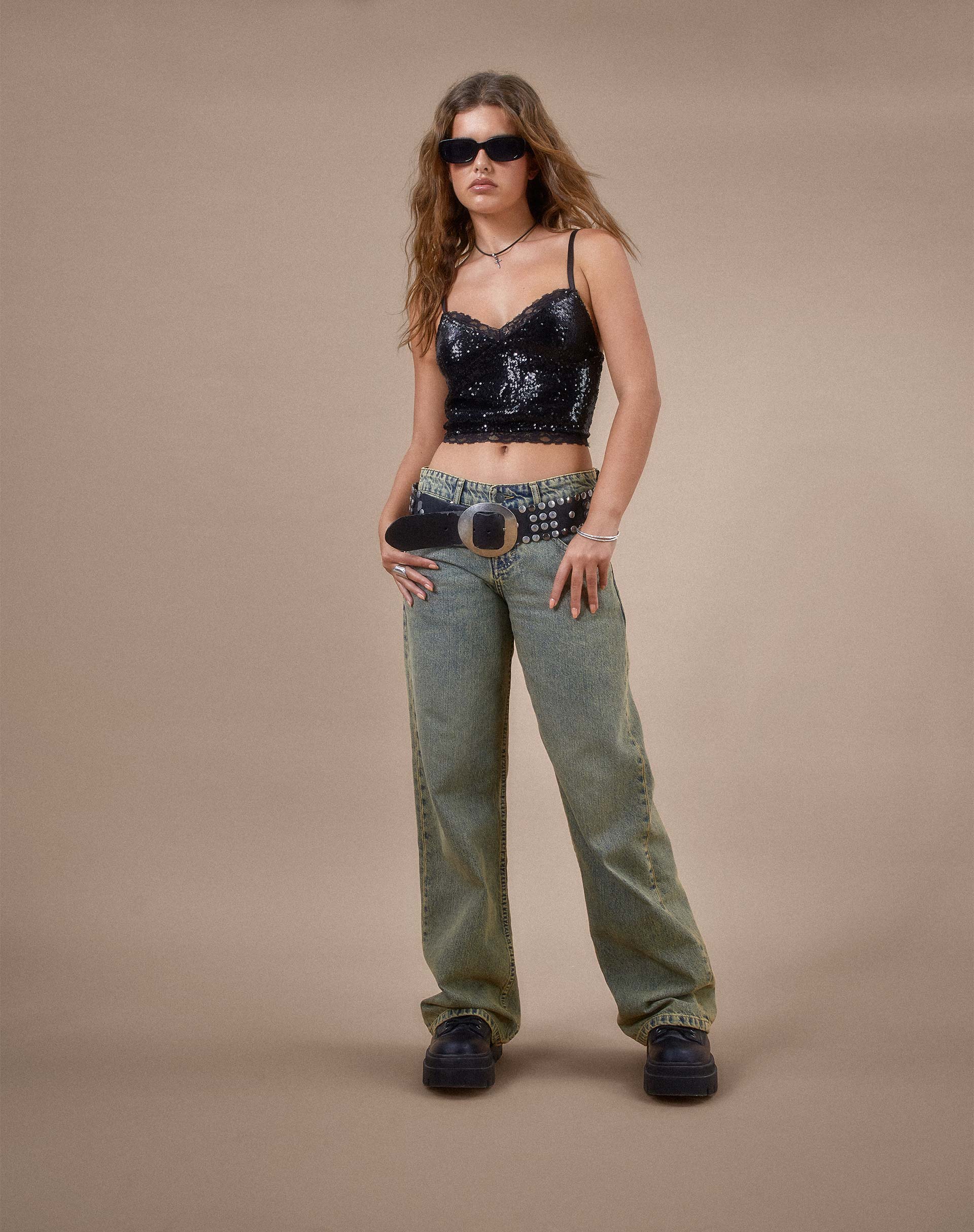 immagine di Urban X Motel Drilly Crop Top in Mini Sequin Nero