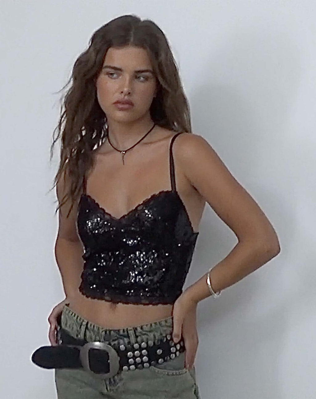 Urban X Motel Drilly Crop Top in mini paillettes nere
