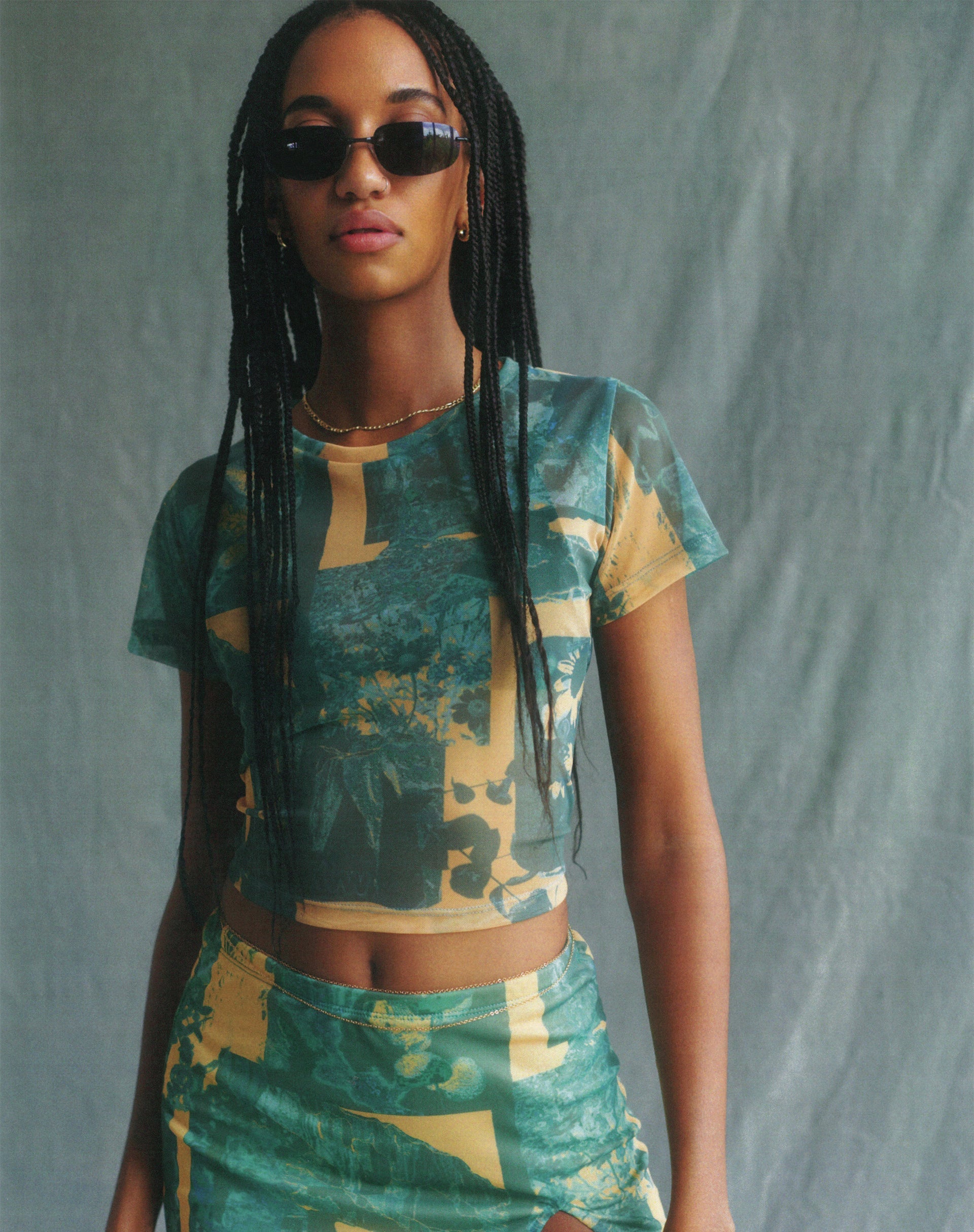 immagine di Motel x Olivia Neill Zora Top in Collage Floral Shadow Green