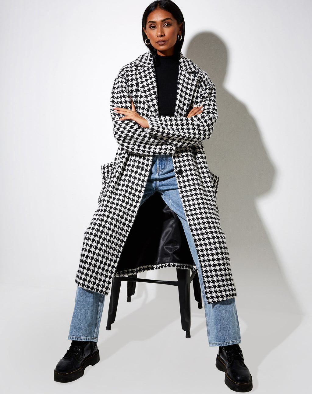 Cappotto spolverino in pied-de-poule bianco e nero