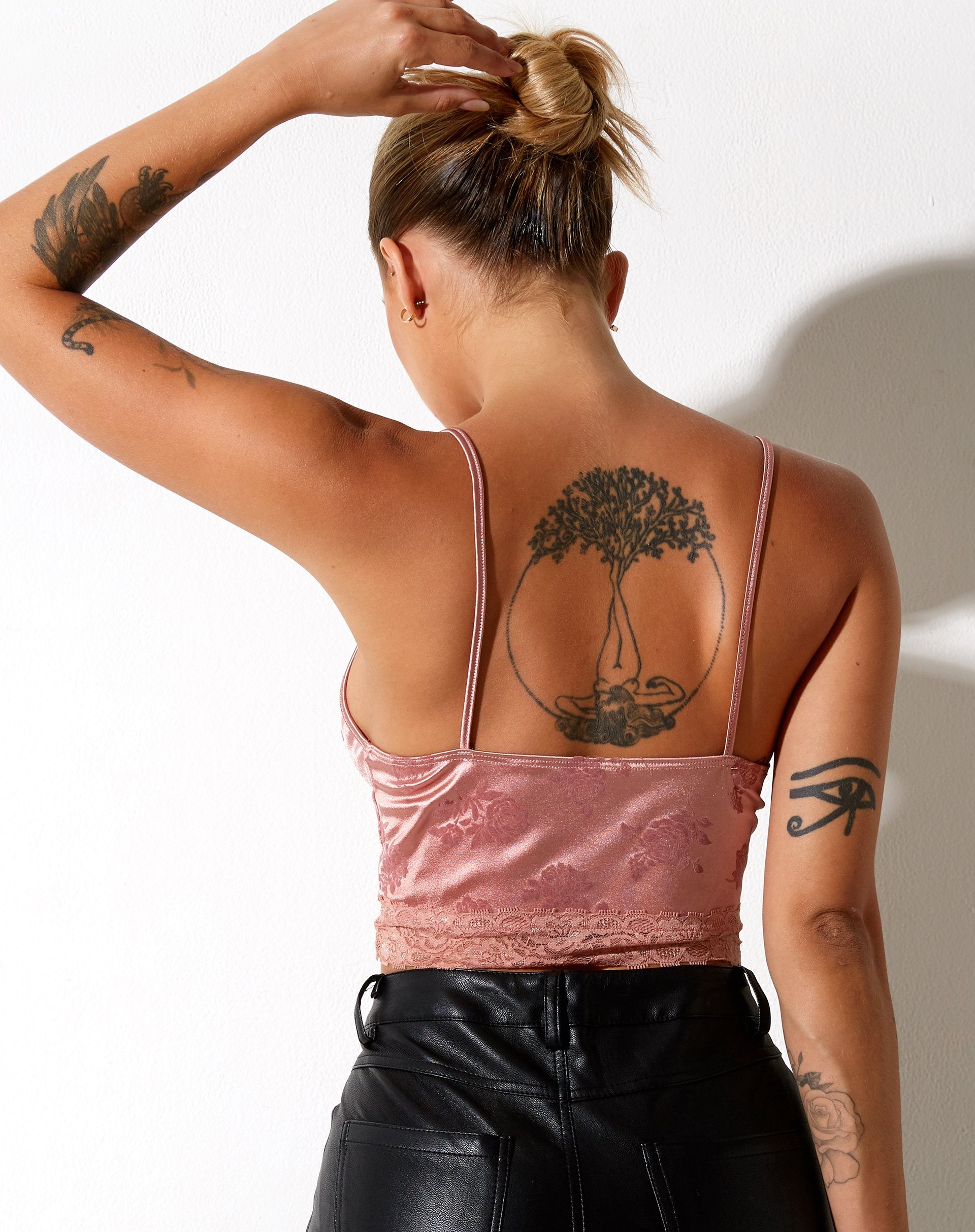 Immagine di Dyrana Crop Top in Rose Flock Rosa pallido
