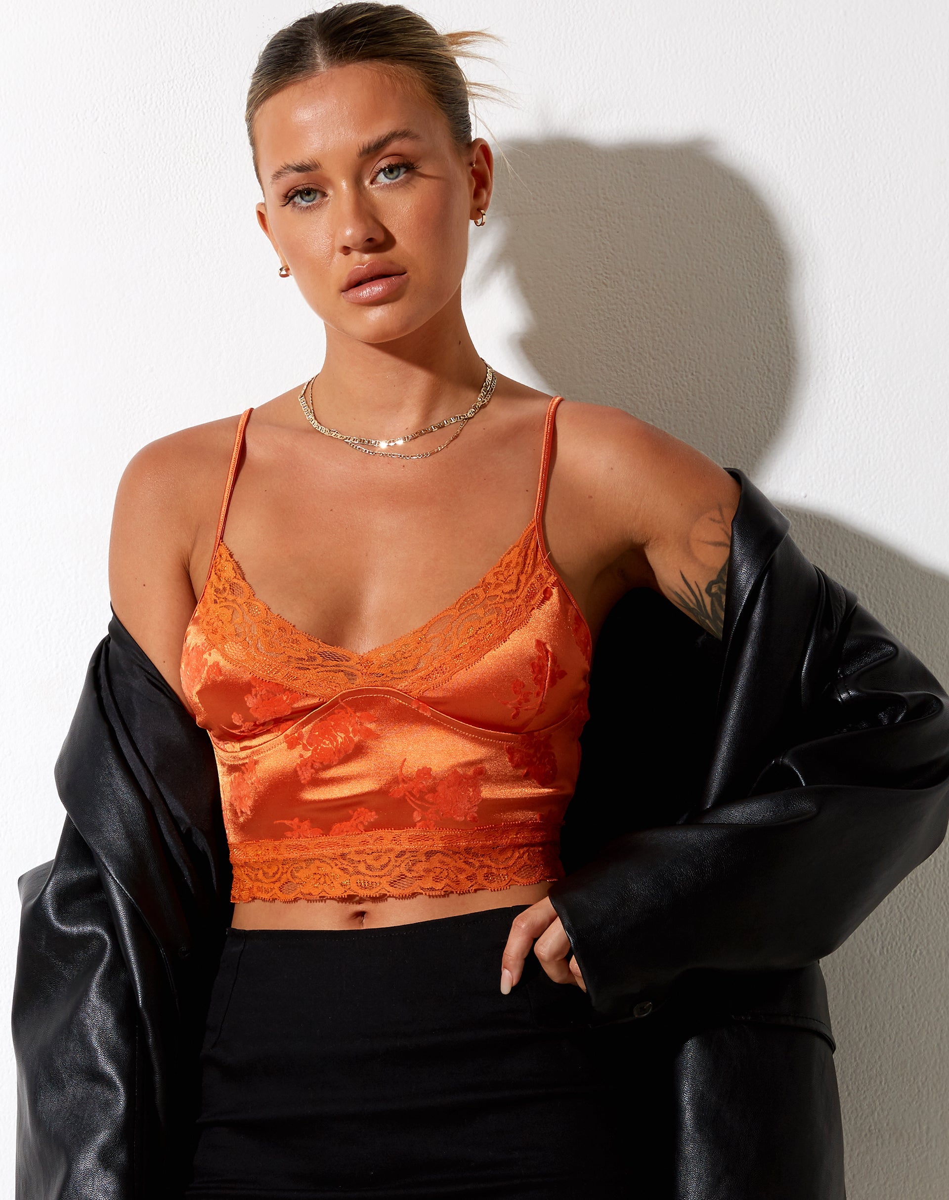 Immagine di Dyrana Crop Top in Rose Flock Tangerine