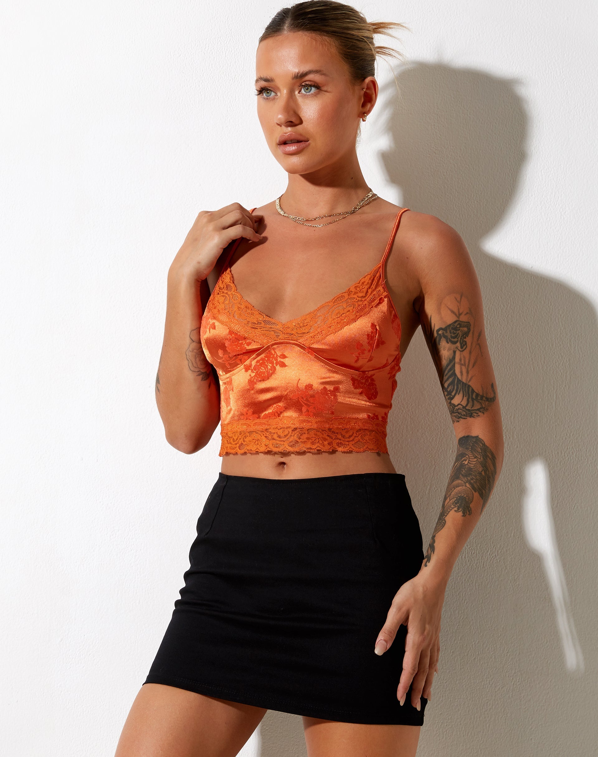 Immagine di Dyrana Crop Top in Rose Flock Tangerine