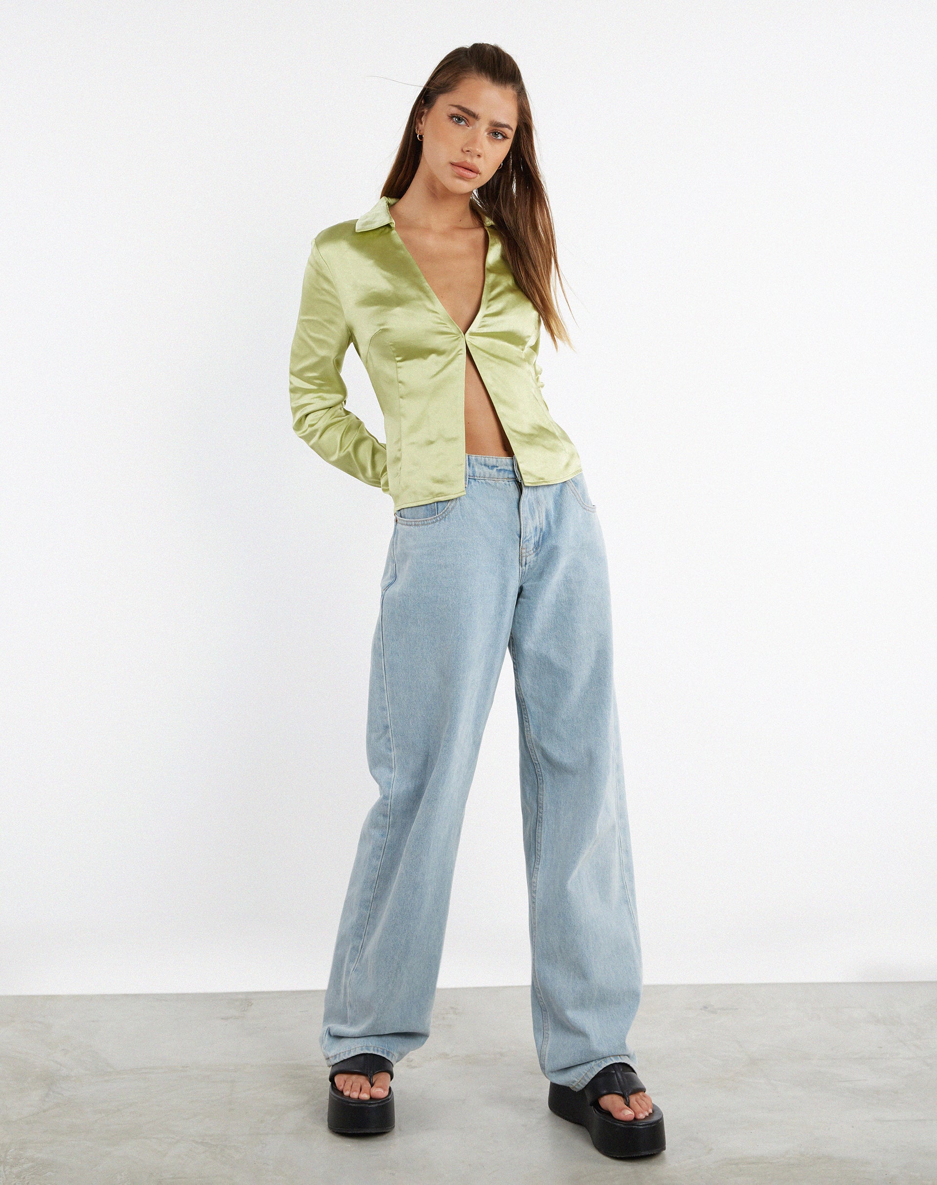 immagine della camicia MOTEL X JACQUIE Edzia in raso verde nilo