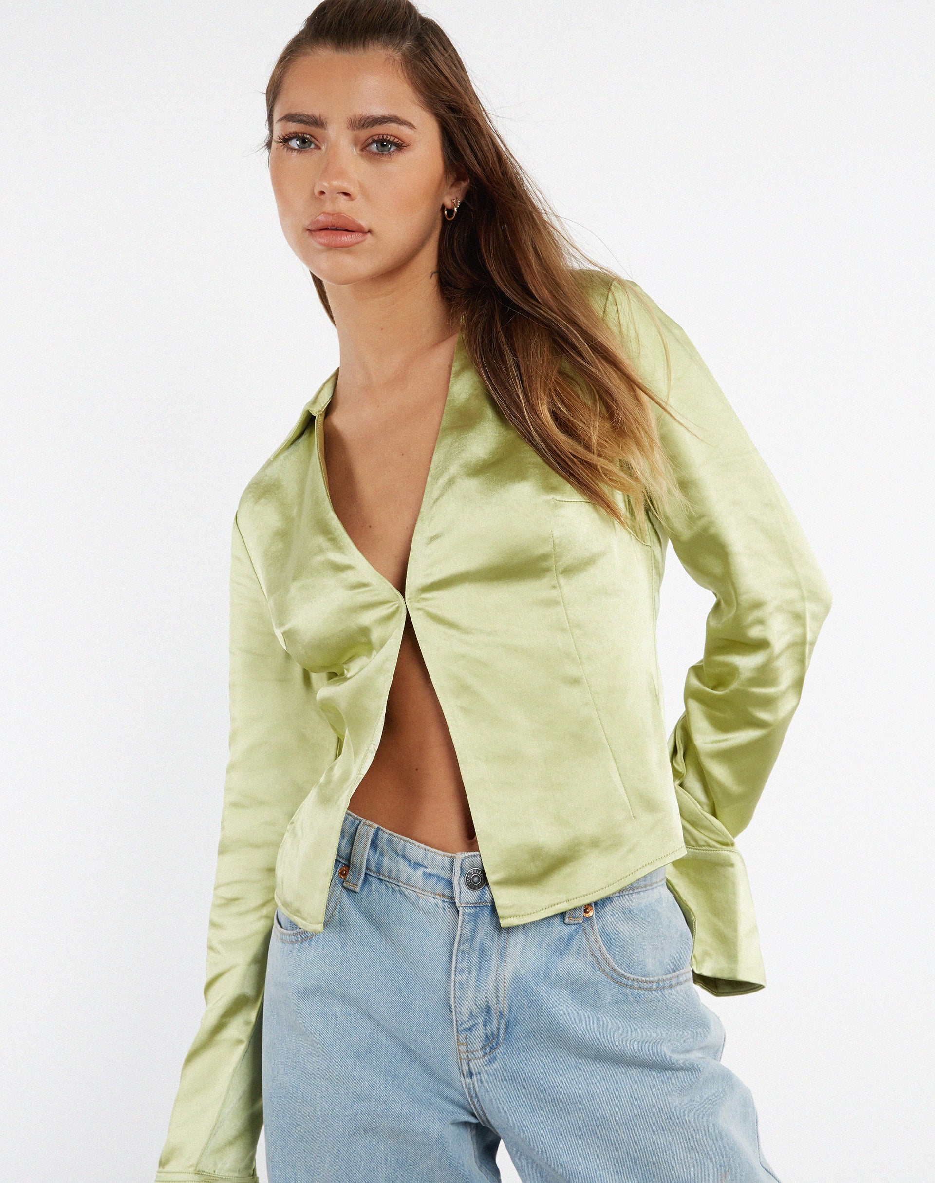 immagine della camicia MOTEL X JACQUIE Edzia in raso verde nilo