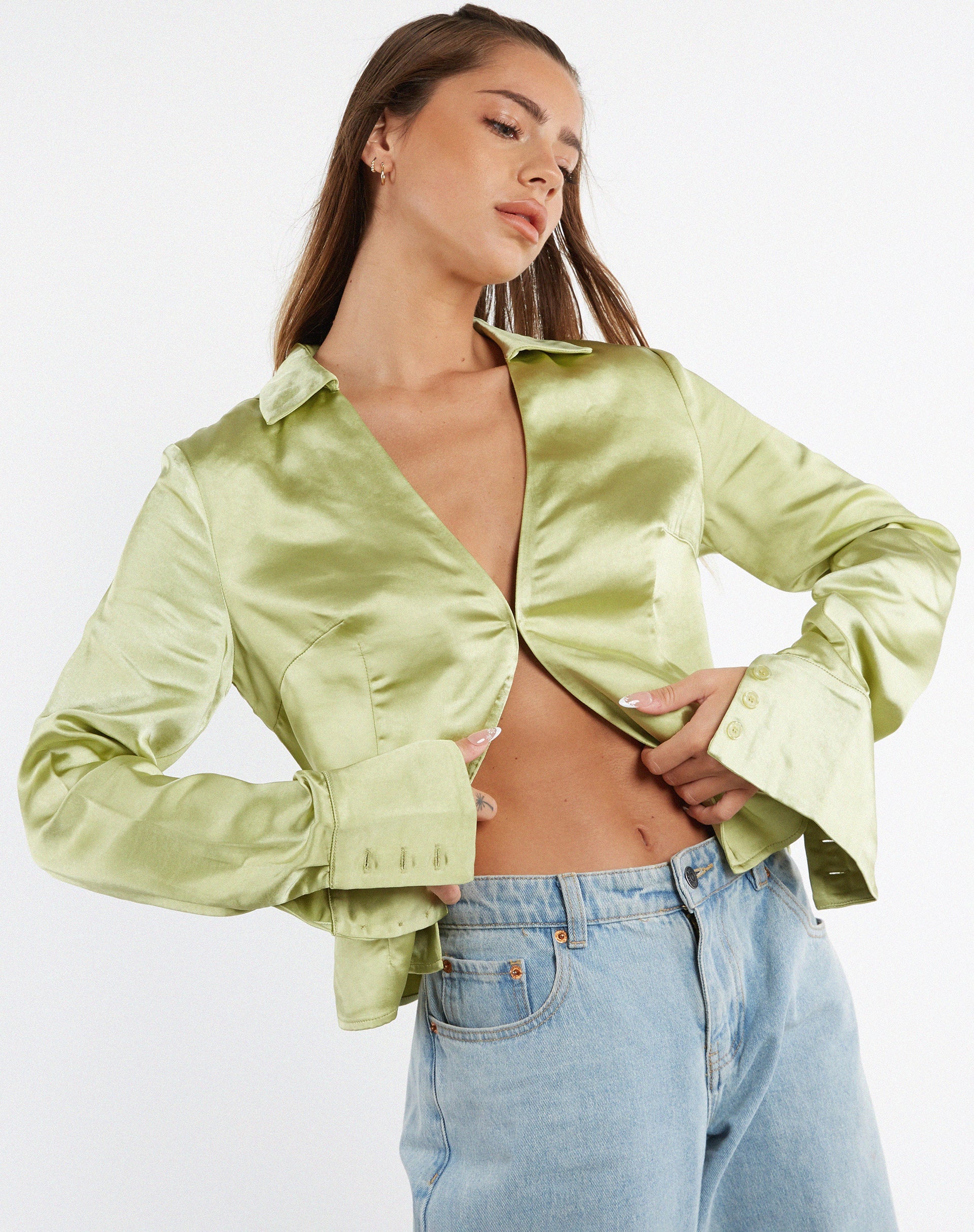 immagine della camicia MOTEL X JACQUIE Edzia in raso verde nilo