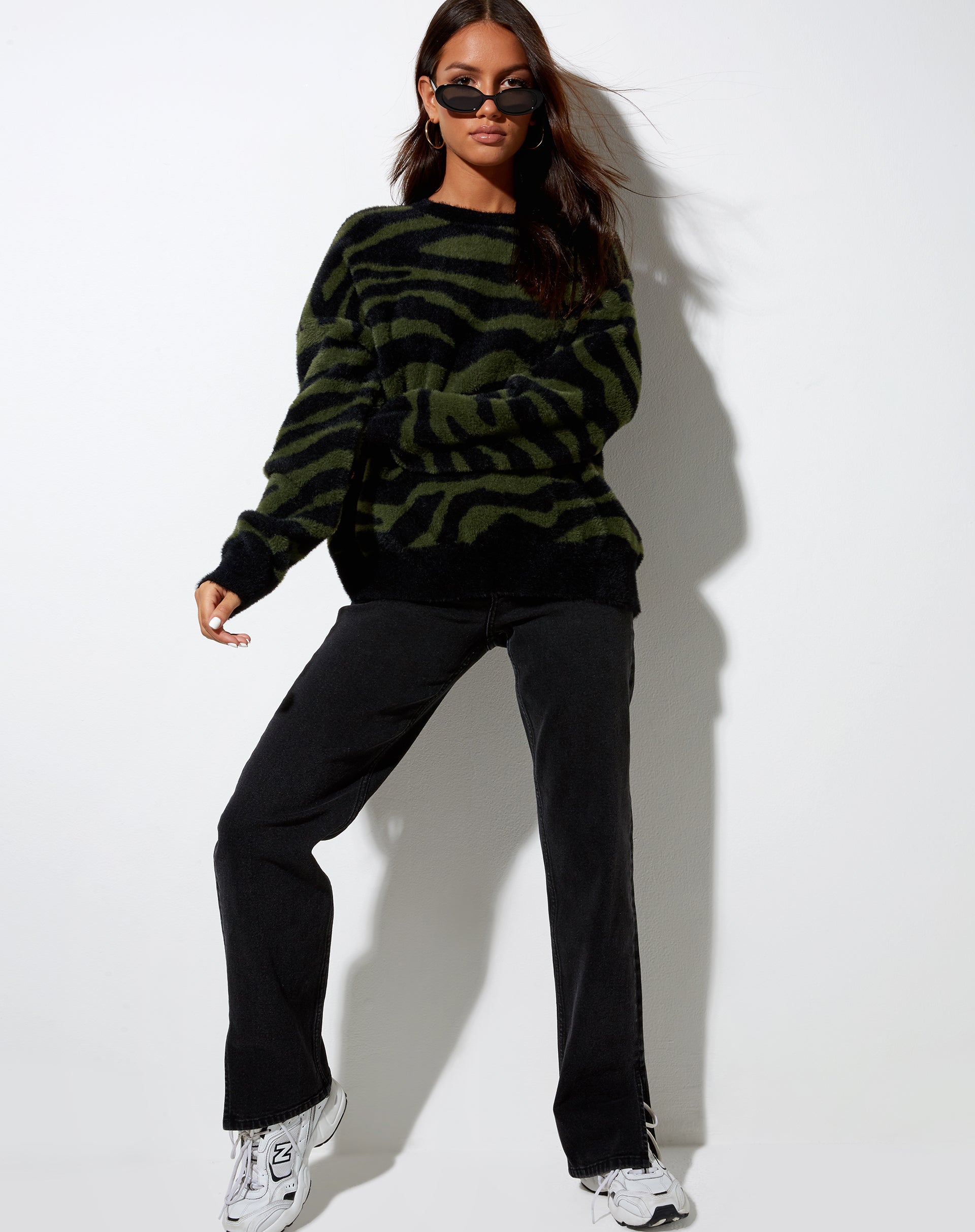 Immagine di Eleni Jumper in maglia zebrata oliva e nero