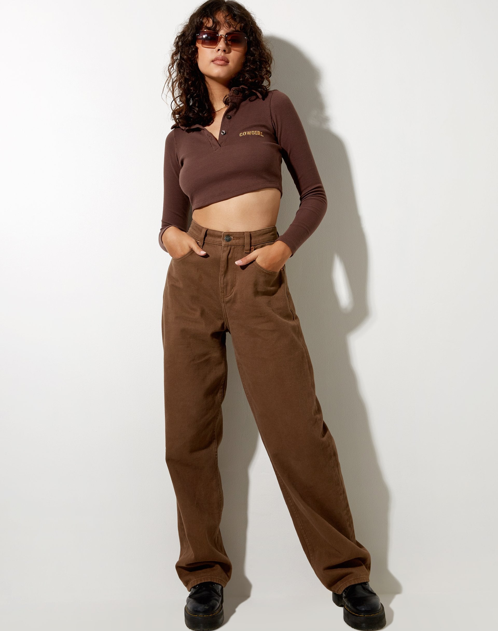 Immagine di Elody Crop Top in Rib Deep Mahogany Cowgirl Embro
