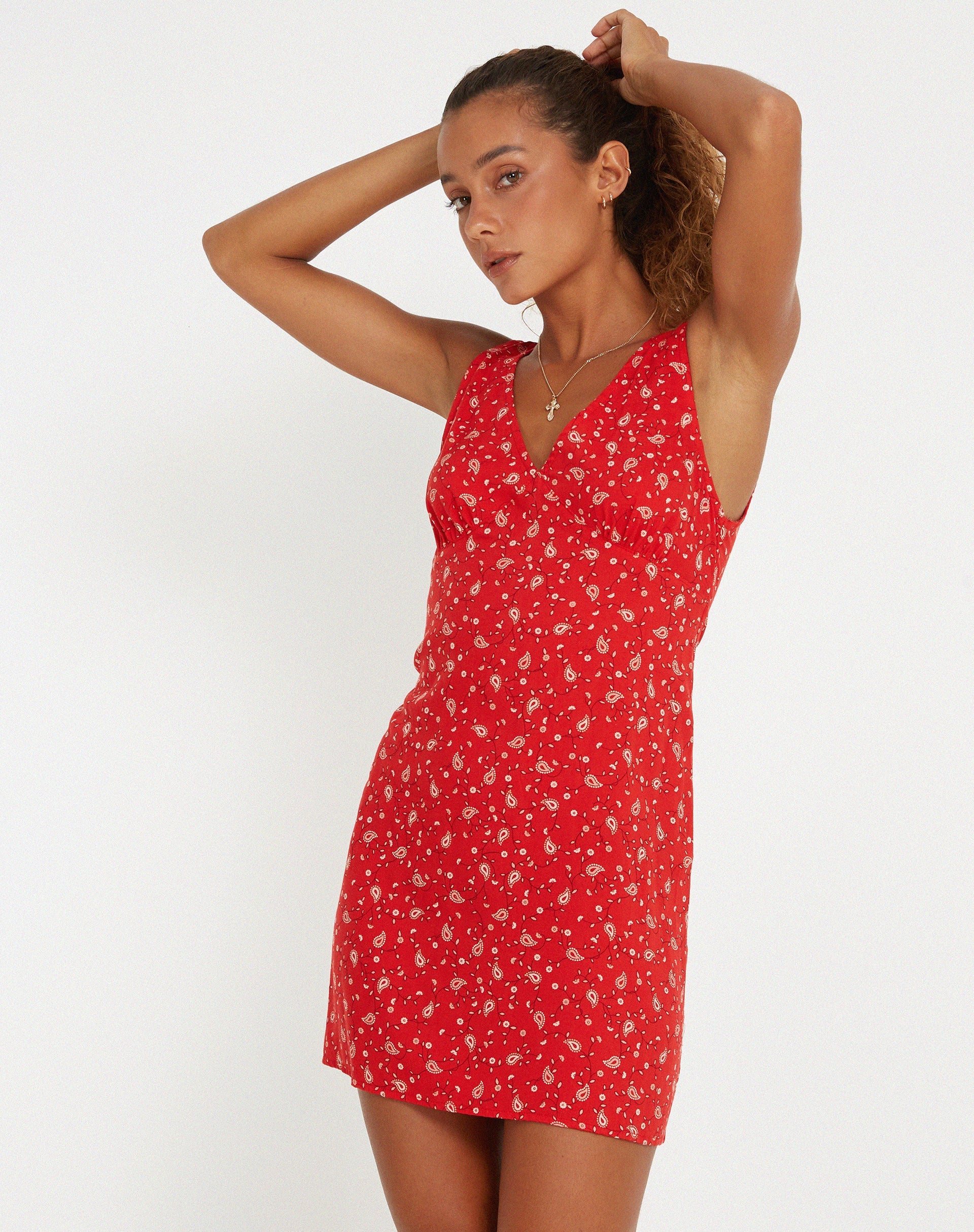 immagine di Eluned Day Dress in Paisley Fun Red