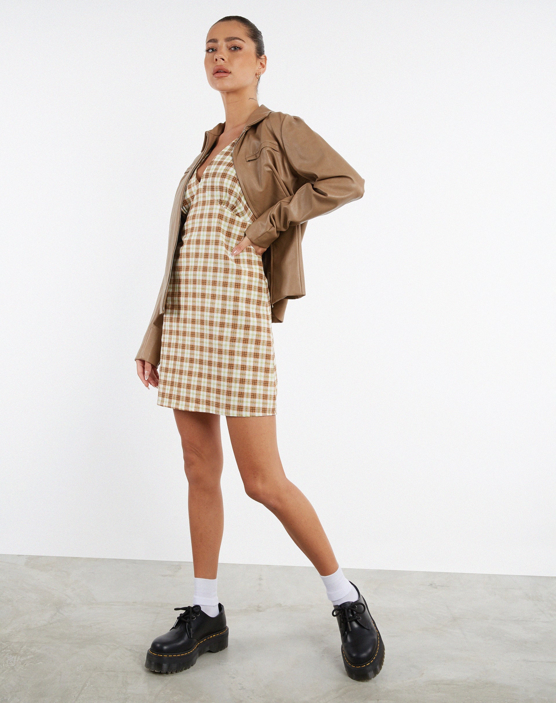immagine di MOTEL X JACQUIE Eluned Day Dress a quadri gialli e marroni