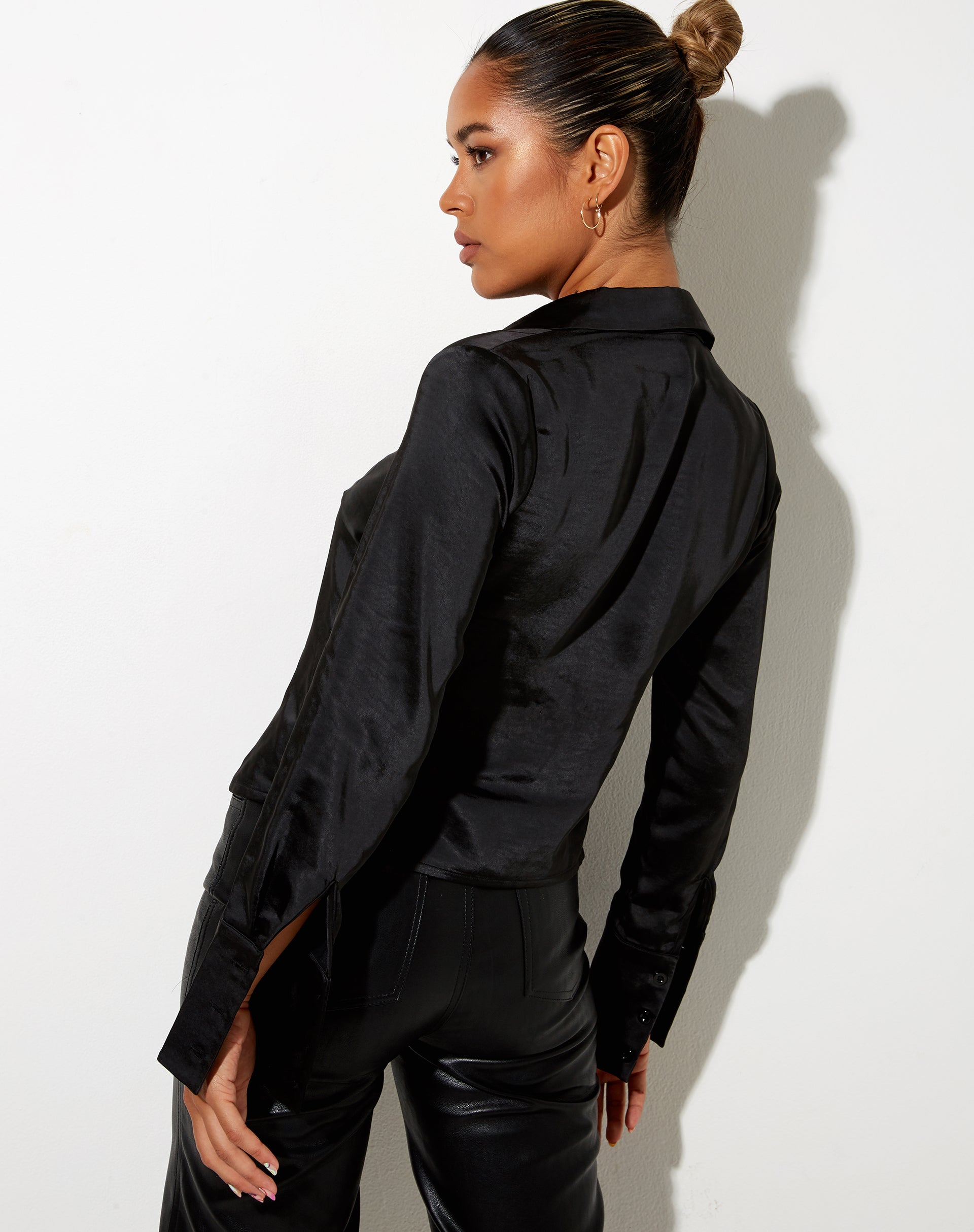 Immagine di Estesa Shirt in Satin Black
