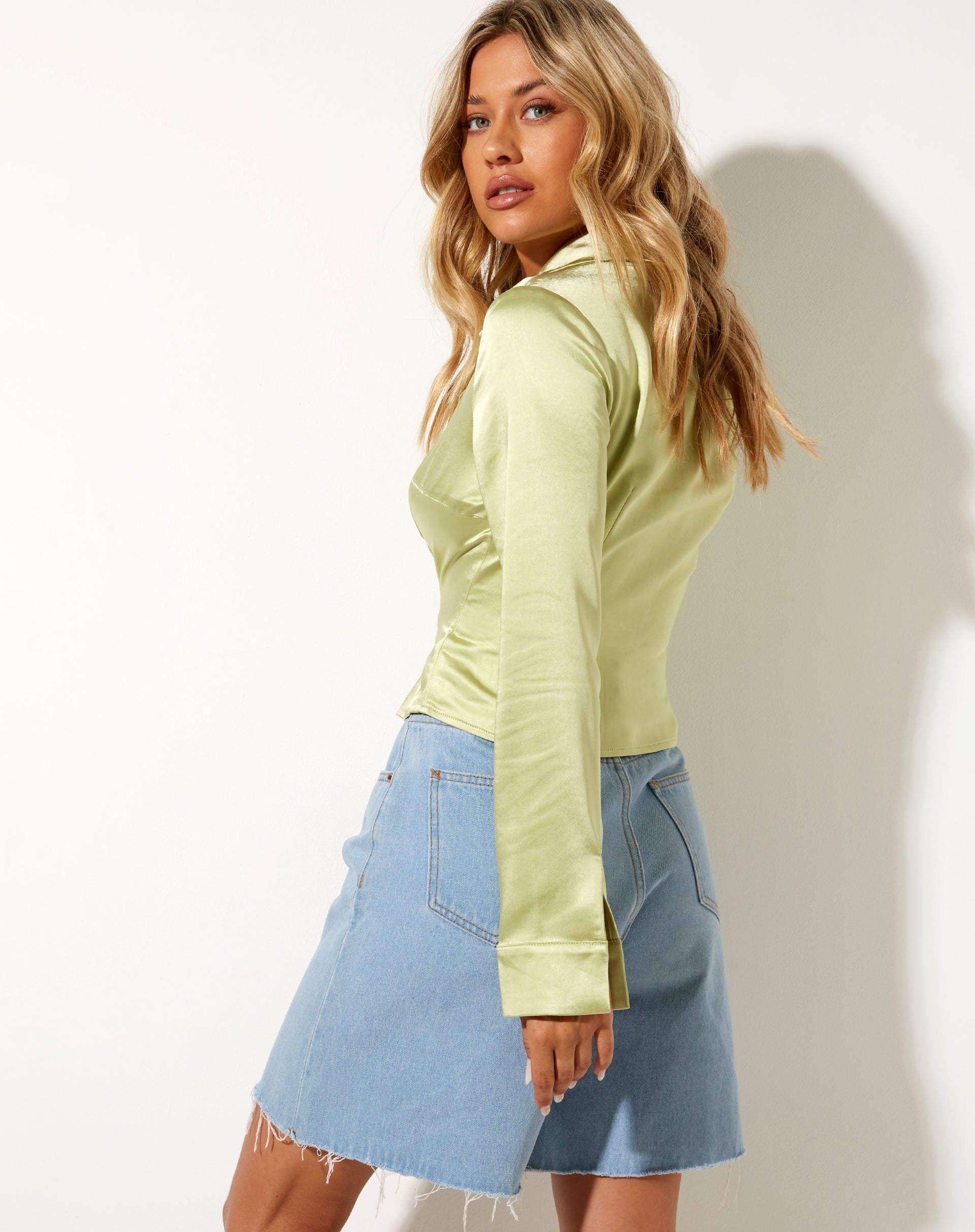 Immagine della camicia Estesa in raso verde Nilo