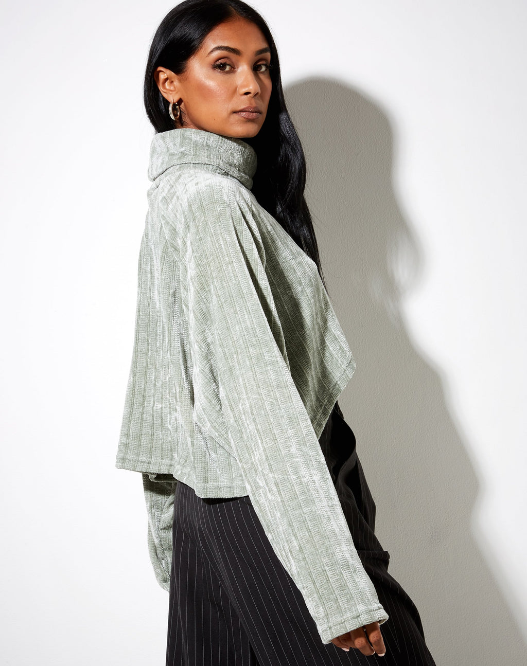 Evie - Maglia cropped in ciniglia salvia