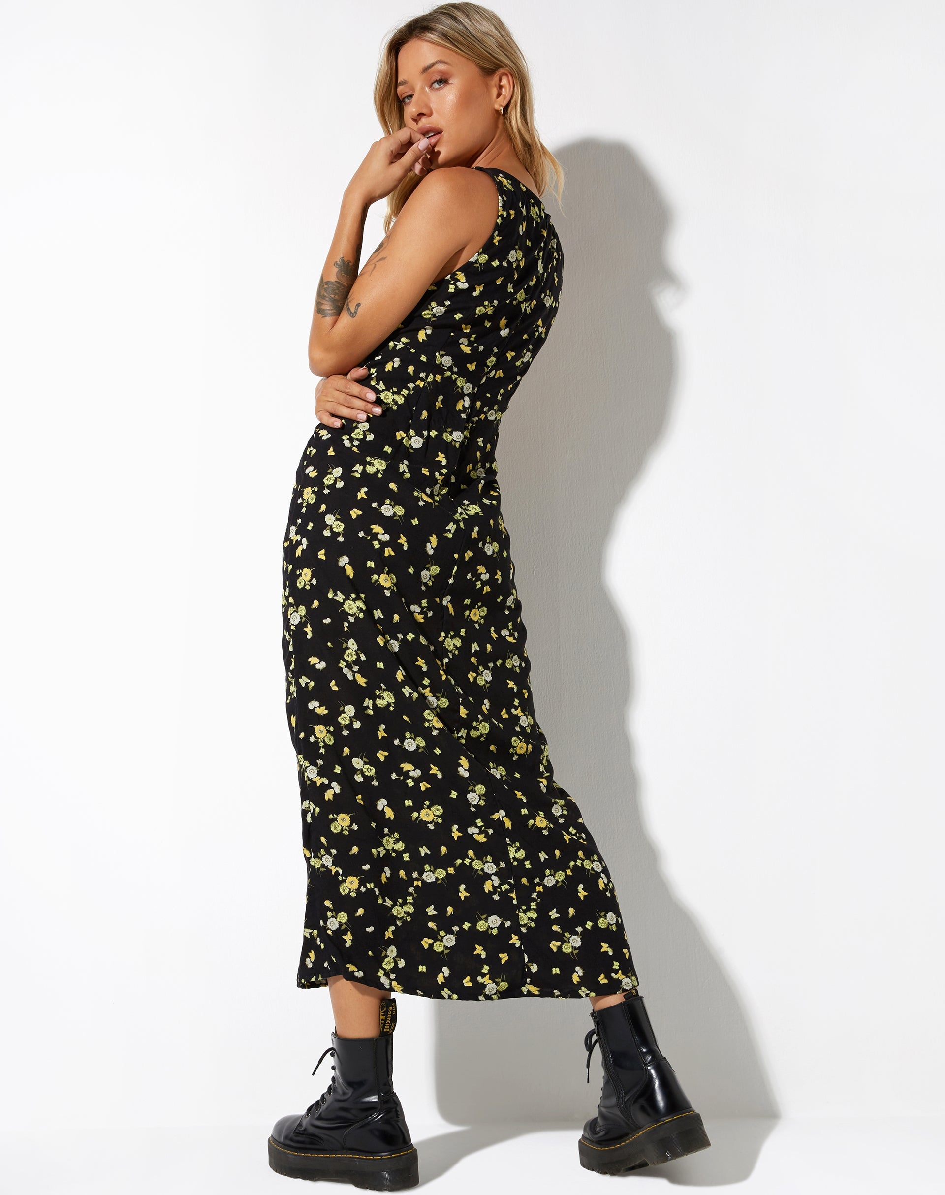 immagine di Fiaso Midi Dress in nero limone e lime
