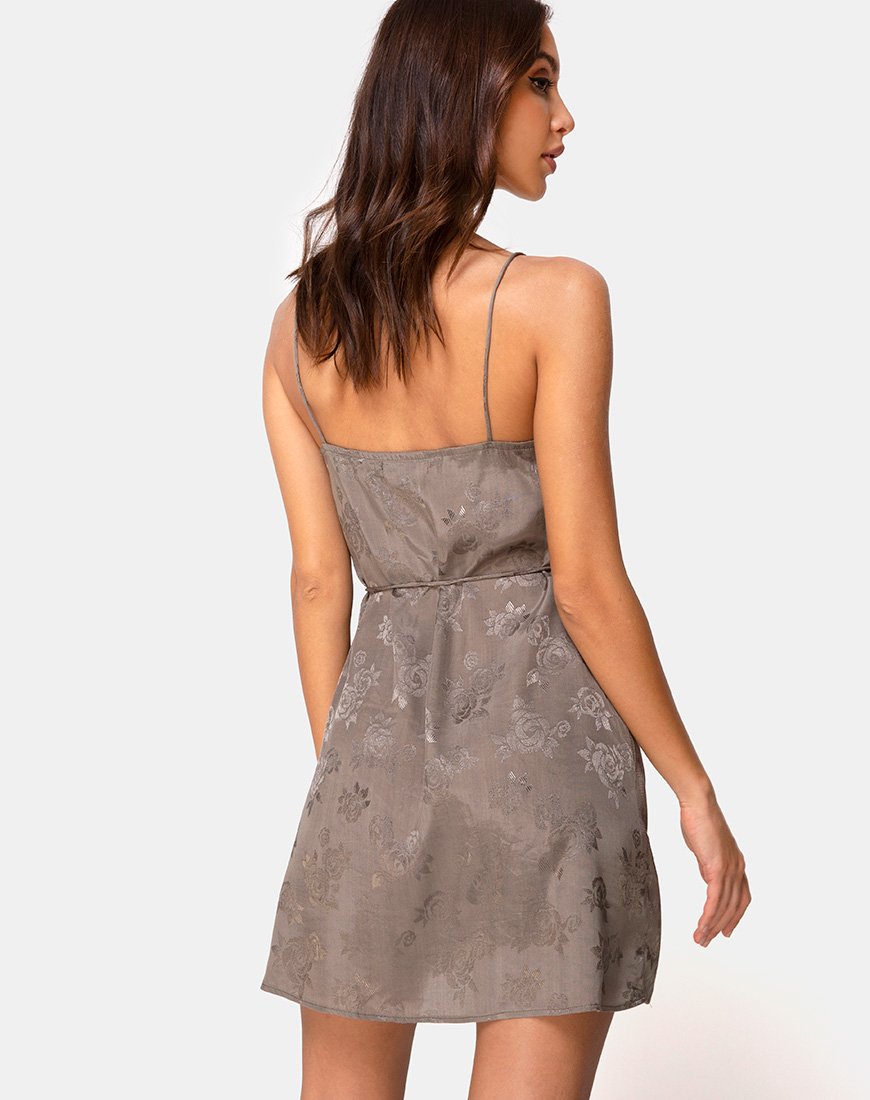 Immagine di Furiosa Wrap Dress in raso rosa argento grigio