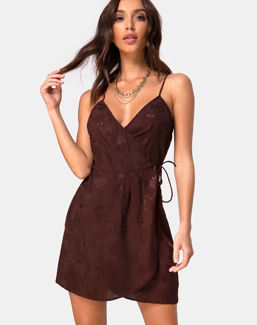 Immagine di Furiosa Wrap Dress in raso rosa cacao