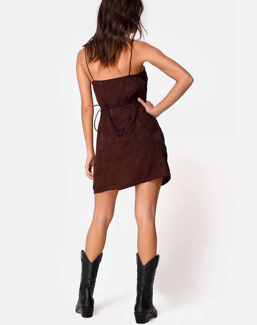 Immagine di Furiosa Wrap Dress in raso rosa cacao