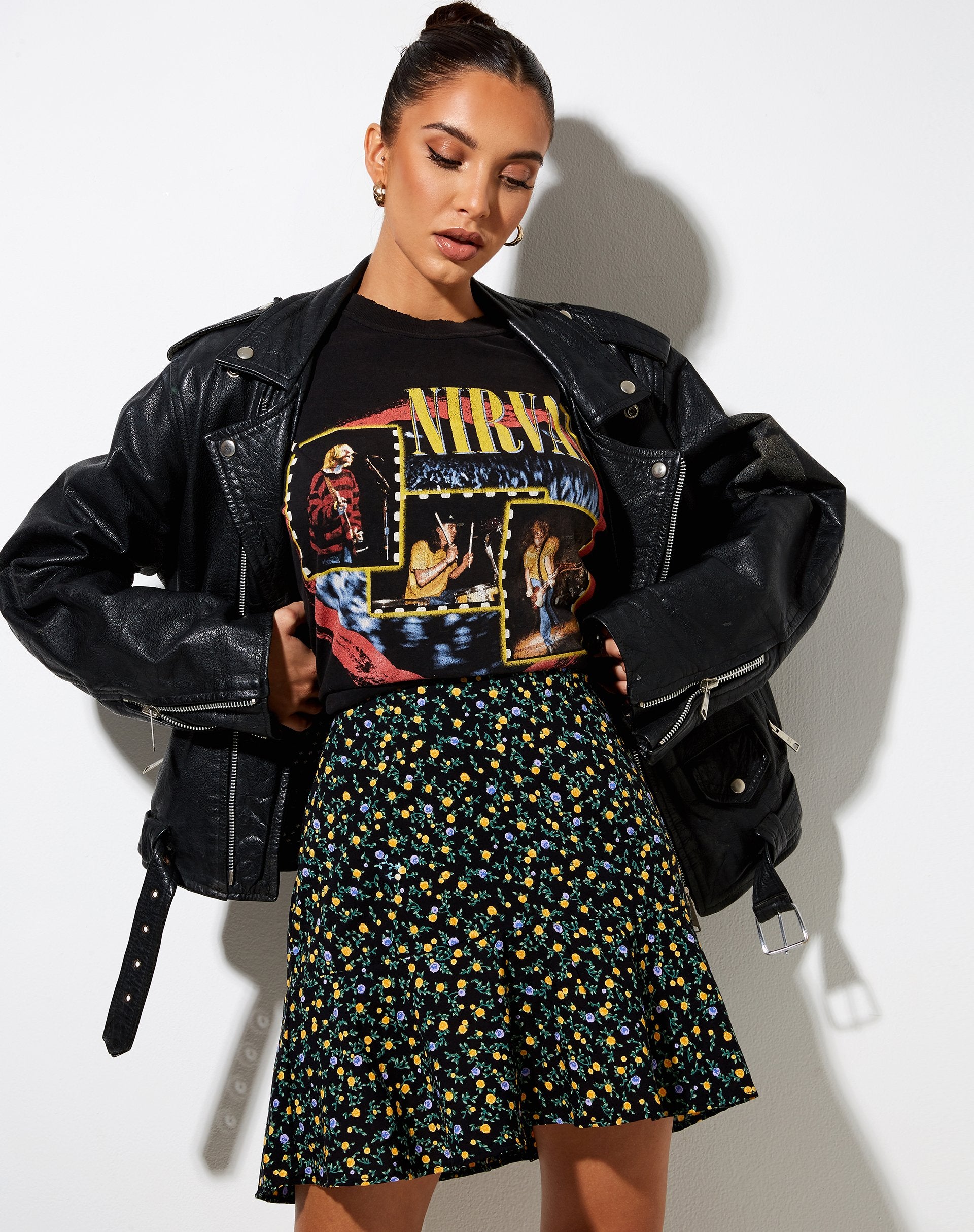 Immagine di Gaelle Skater Skirt in Flowing Flower Nero