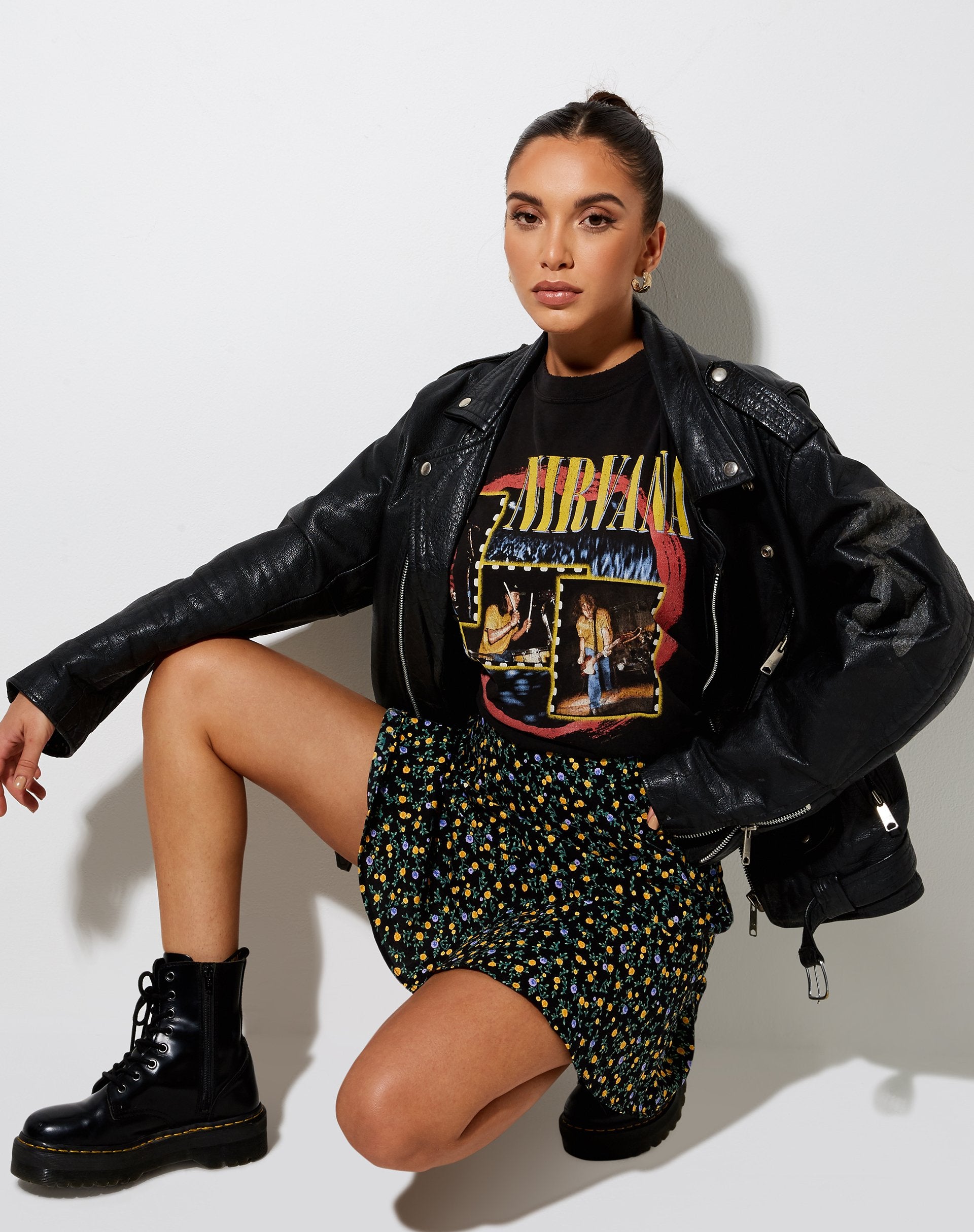 Immagine di Gaelle Skater Skirt in Flowing Flower Nero